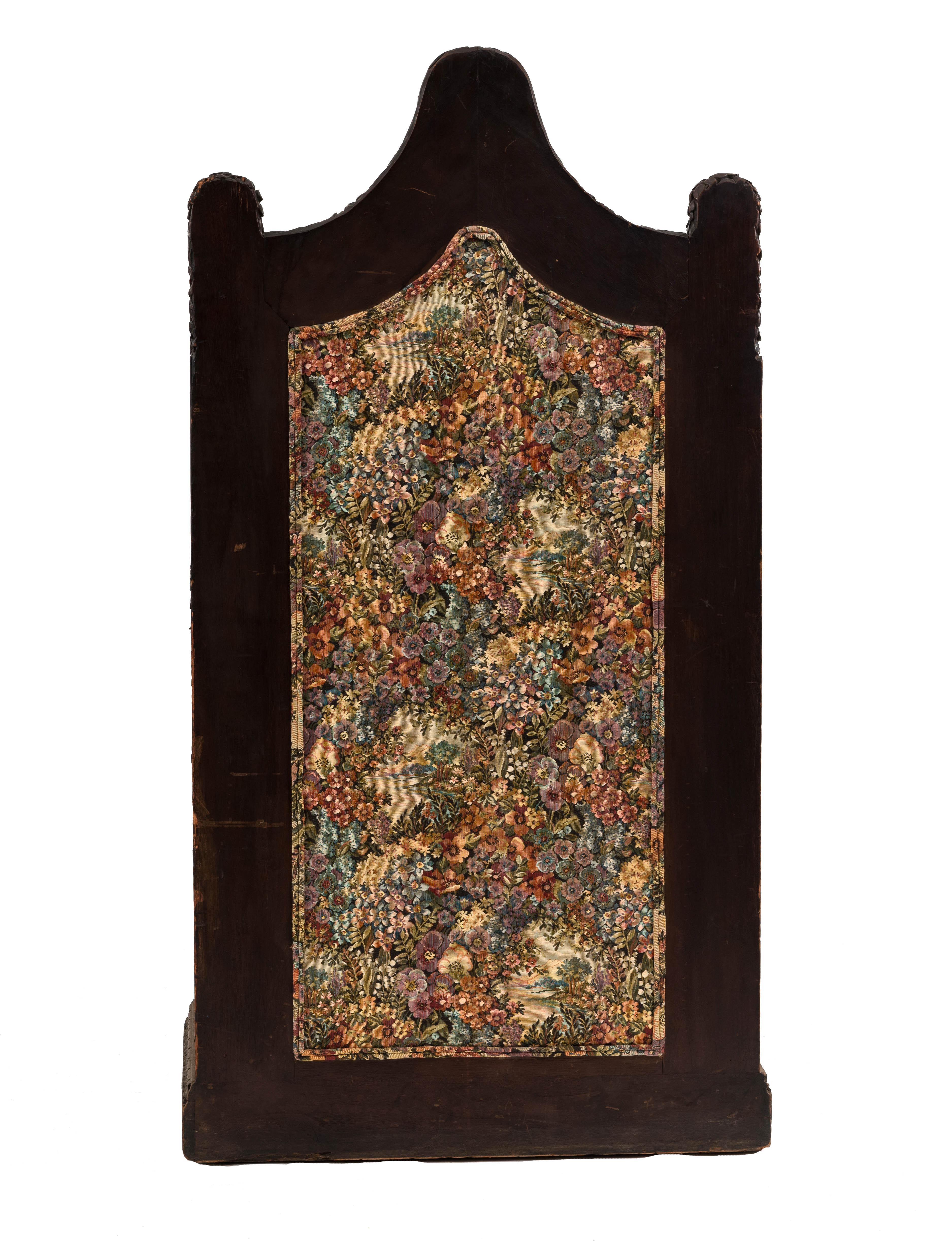 Silla Trono Tapizada de Nogal Estilo Renacimiento Italiano Siglo XIX en Bueno estado para la venta en Queens, NY