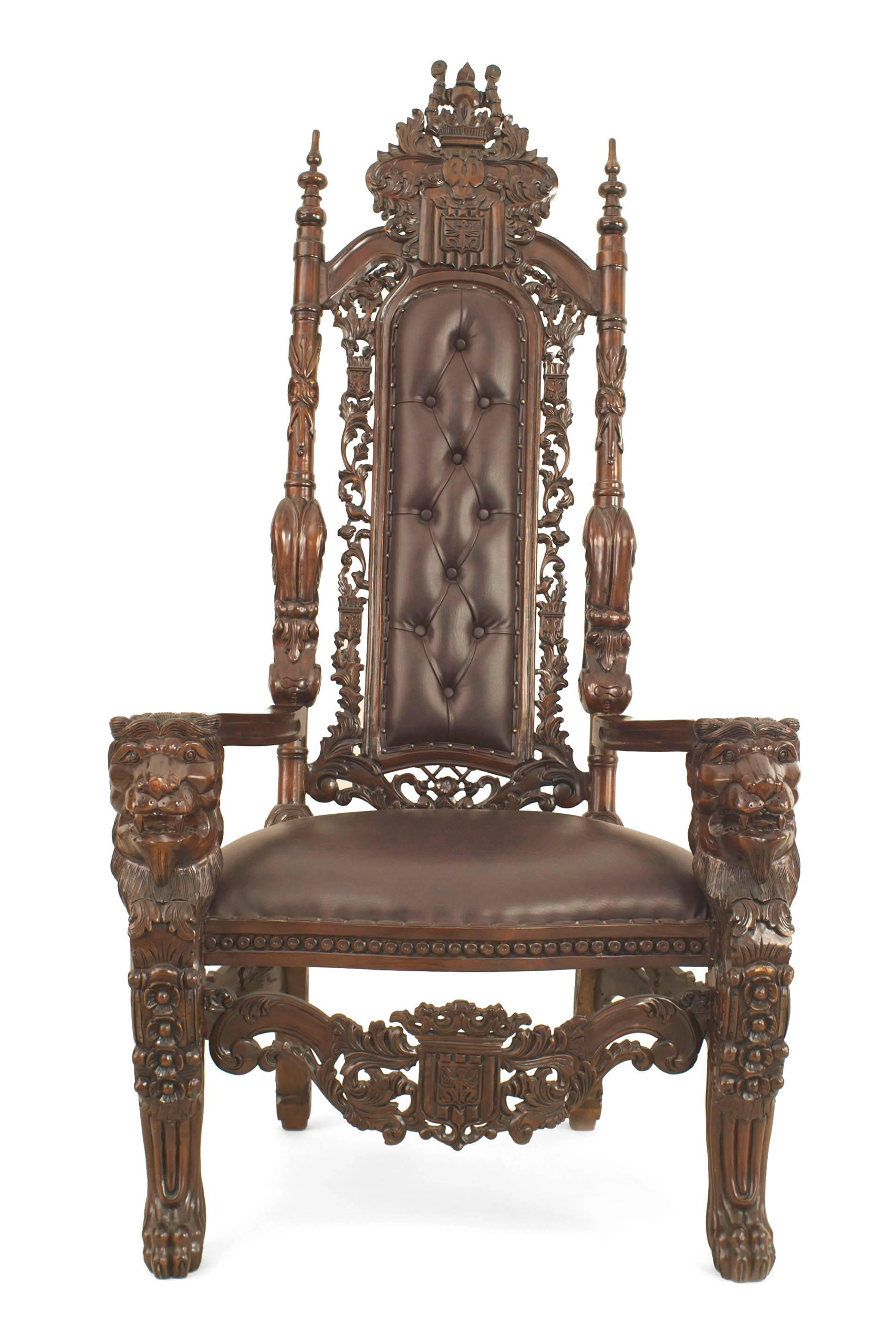 Néo-Renaissance Chaise trône italienne de la Renaissance en cuir marron en vente