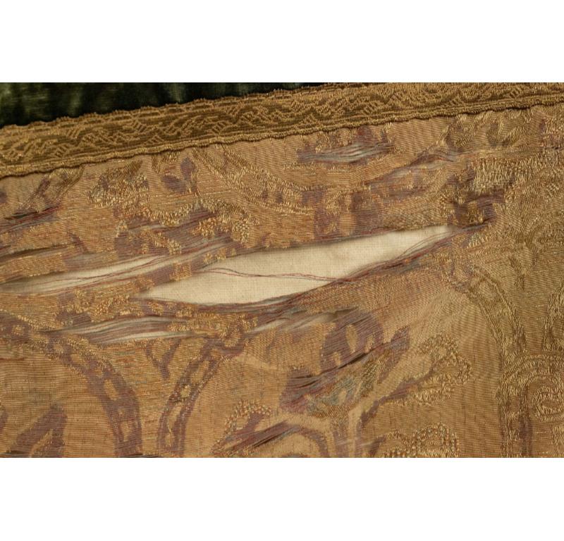 Italian Renaissance Style Beige and Green Shield For Sale 2