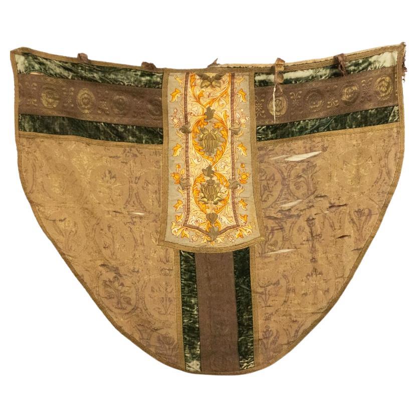 Escudo Beige y Verde Estilo Renacimiento Italiano