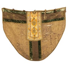 Italian Renaissance Style Beige and Green Shield