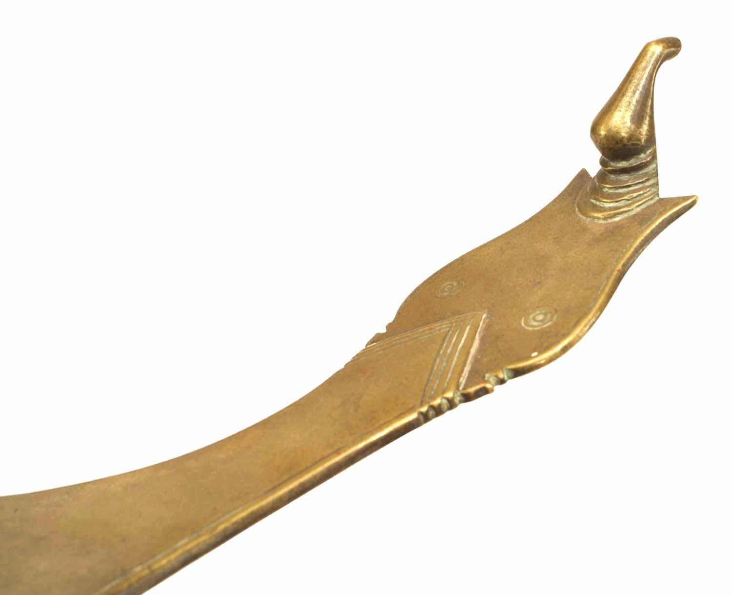 Lámpara de aladino estrecha de bronce de estilo renacentista italiano (s. XIX).