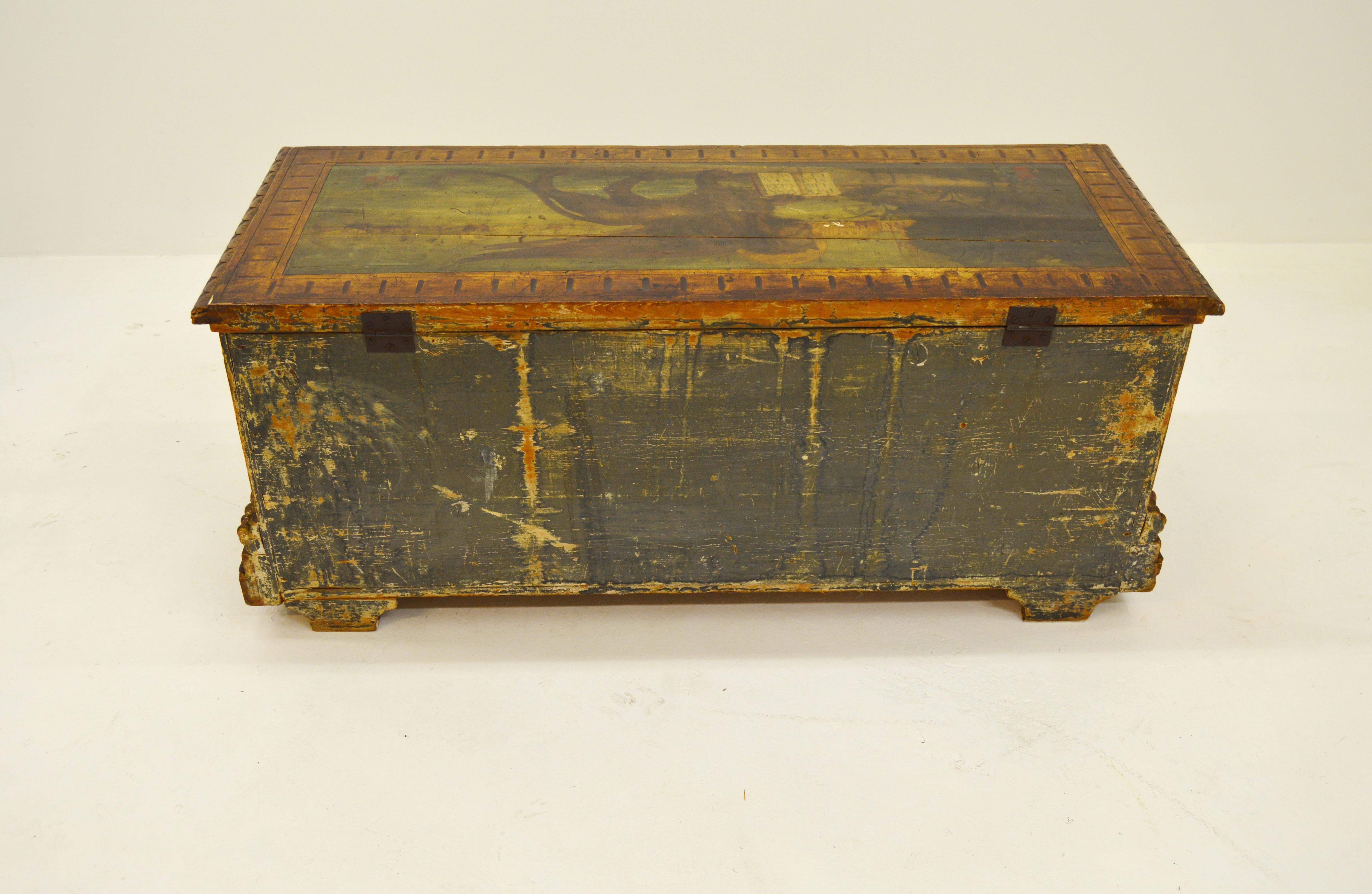 Italian Renaissance Style Carved and painted Florentine Cassone Floor Trunk In Good Condition For Sale In Alvesta, SE