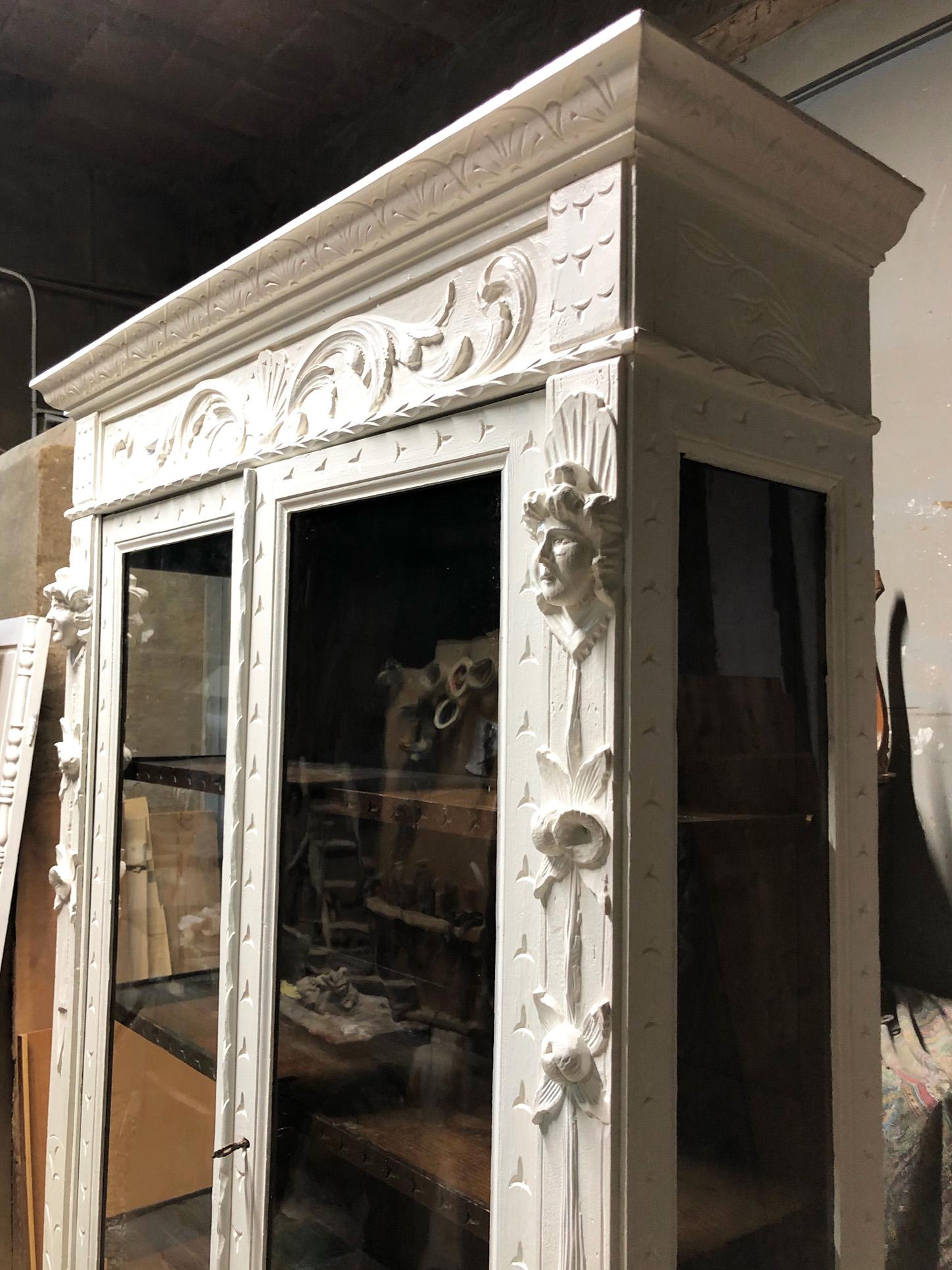 Early 20th Century Italian Renaissance Style Display Cabinet Original in Hand-Carved Solid For Sale
