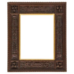 Antique Italian Renaissance Style Frame in Finely Carved Wood, Partially Gilded.