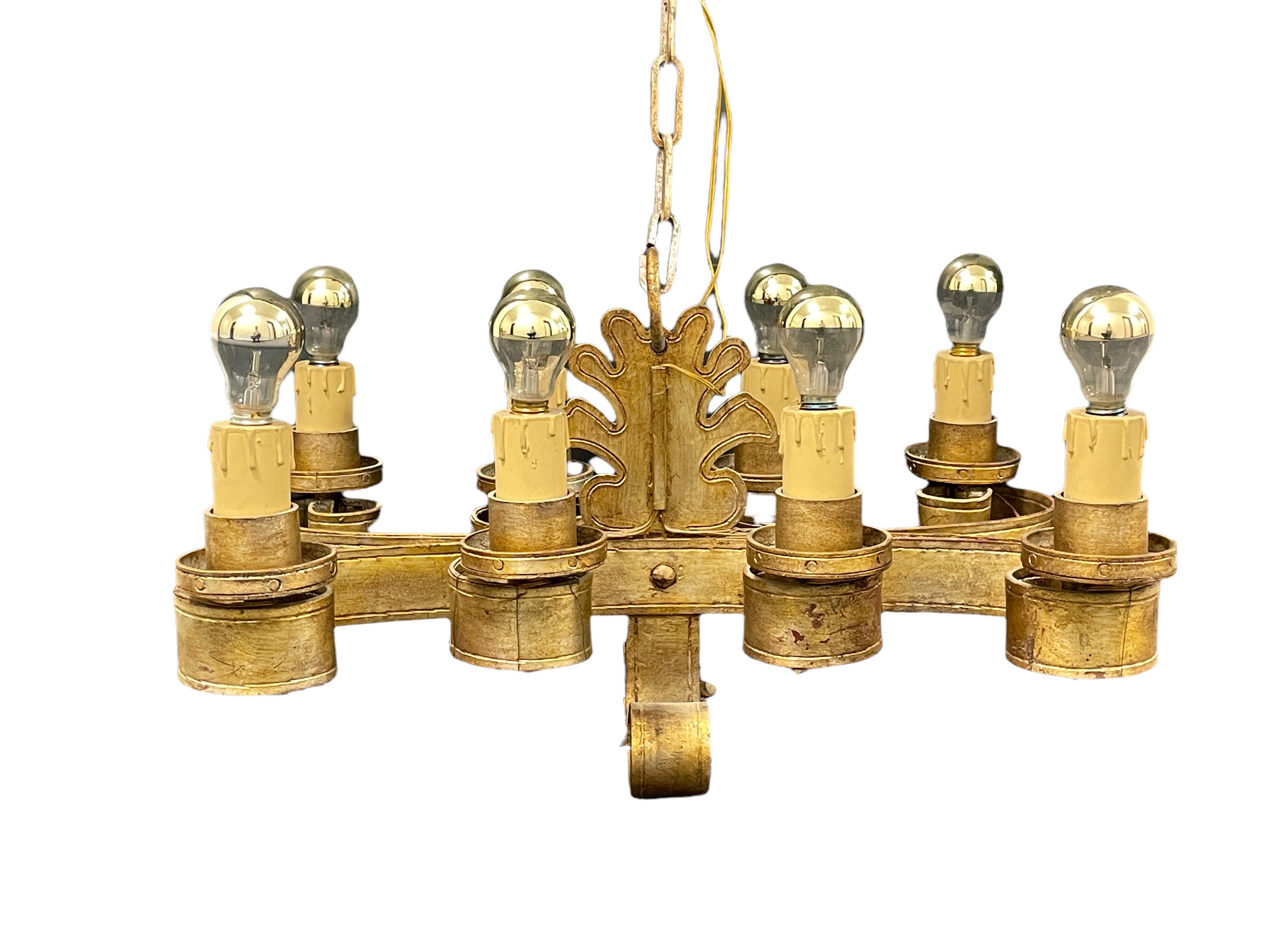 Araña de Hierro Dorado Estilo Renacimiento Italiano Tole Toleware, Vintage, Años 60 Metal en venta
