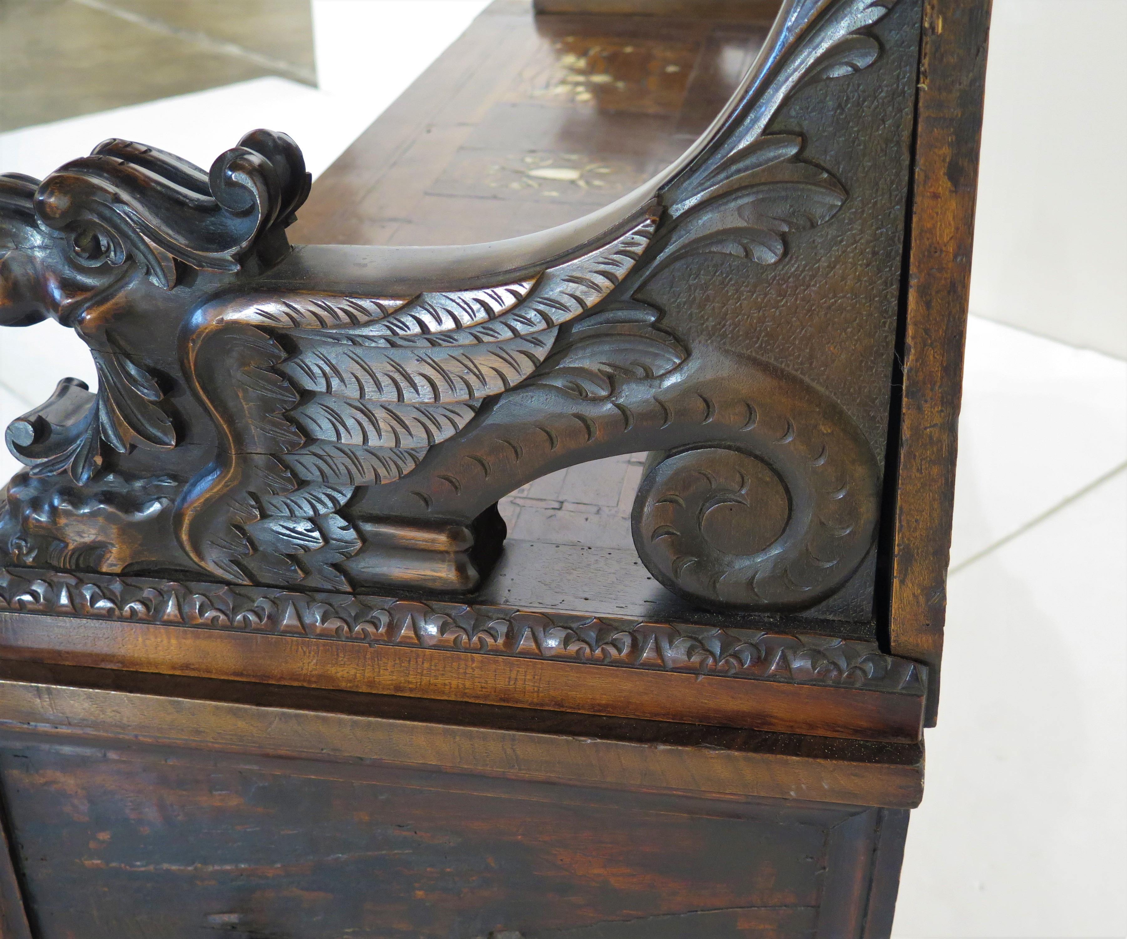 Italian Renaissance-Style Hall Bench with Marquetry Hunting Scenes 4