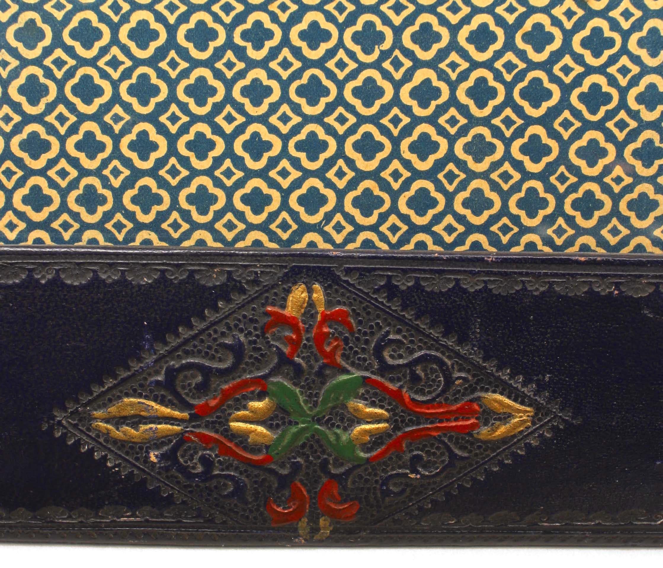 Cadre en cuir de style Renaissance italienne Bon état - En vente à Queens, NY