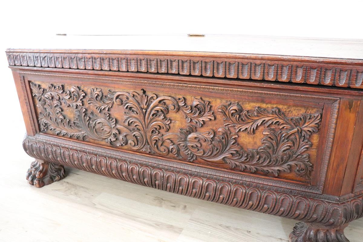 Italian Renaissance Style Oak Wood Blanket Chest For Sale at 1stDibs