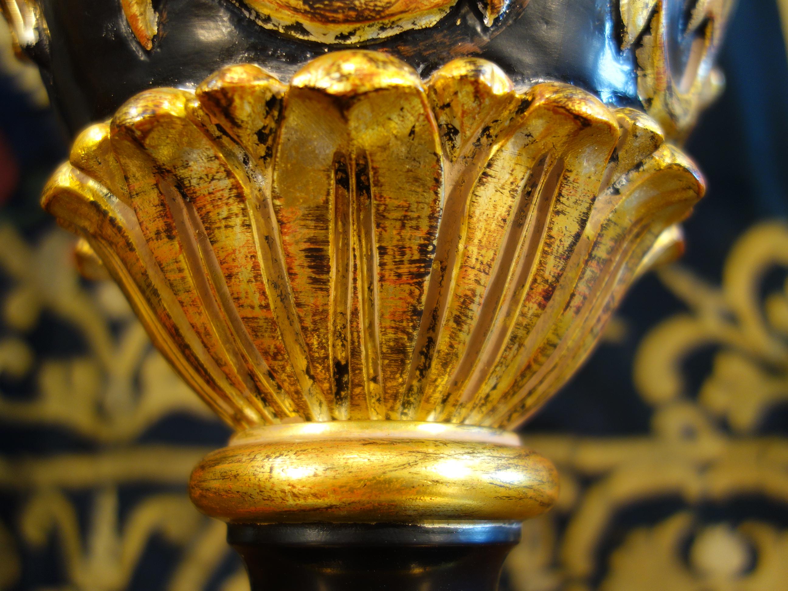 Paire de grandes lampes de table de style Renaissance italienne en marbre doré, vers 1950 en vente 4