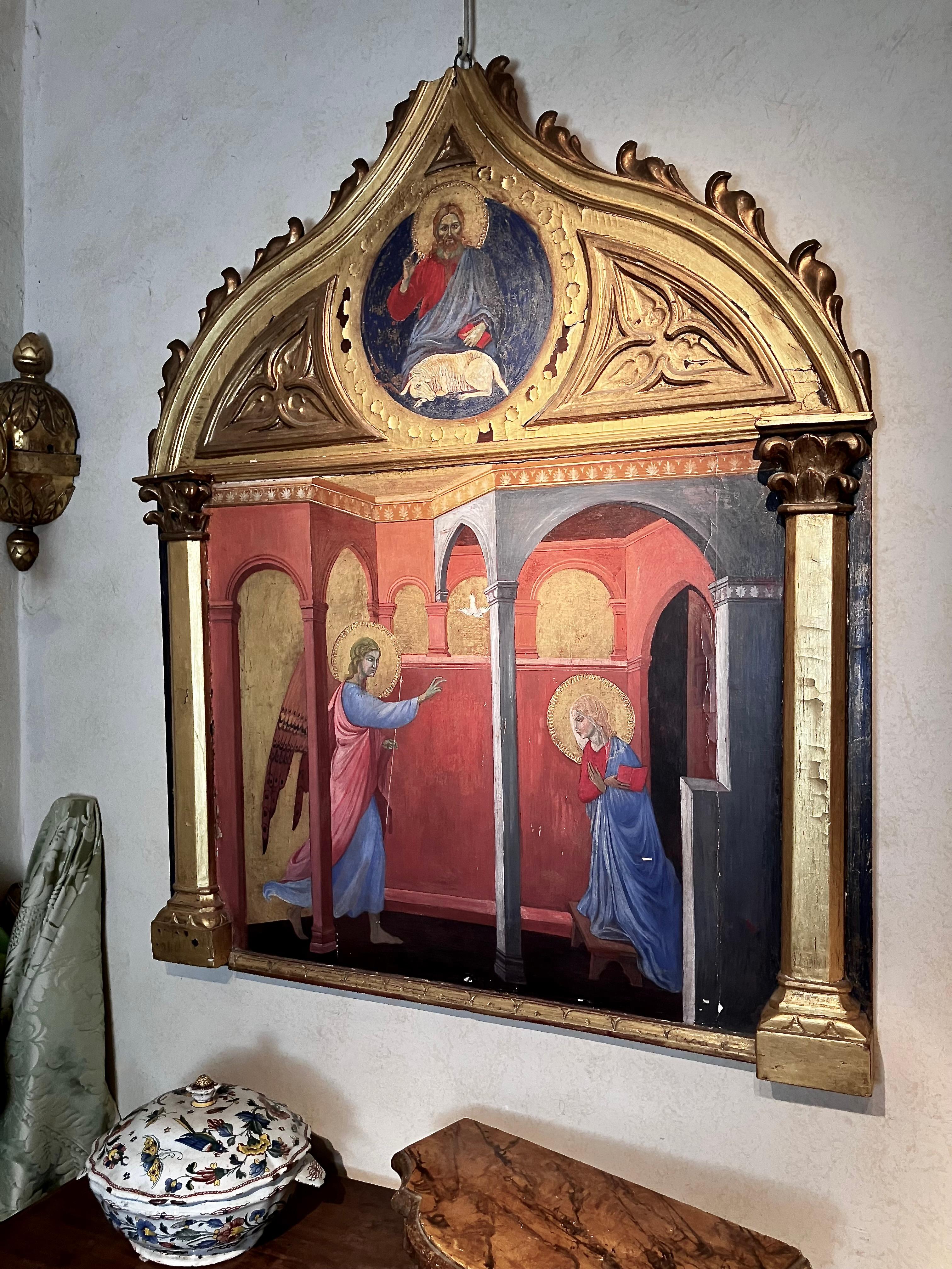 Tempera in stile rinascimentale italiano su pannello con fondo oro che dipinge l'Annunciazione in vendita 1
