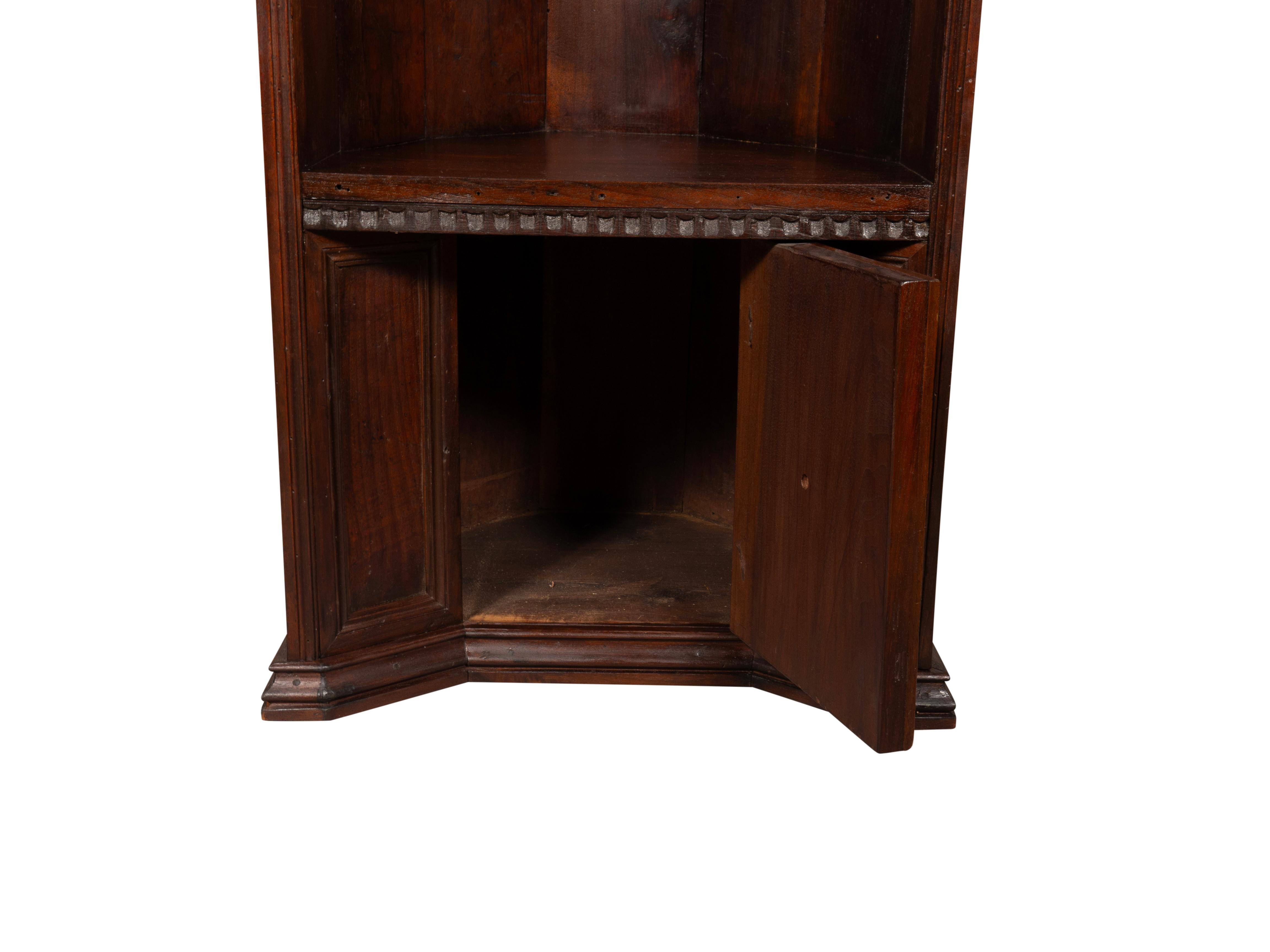 Italian Renaissance Style Walnut Monks Chair For Sale 5