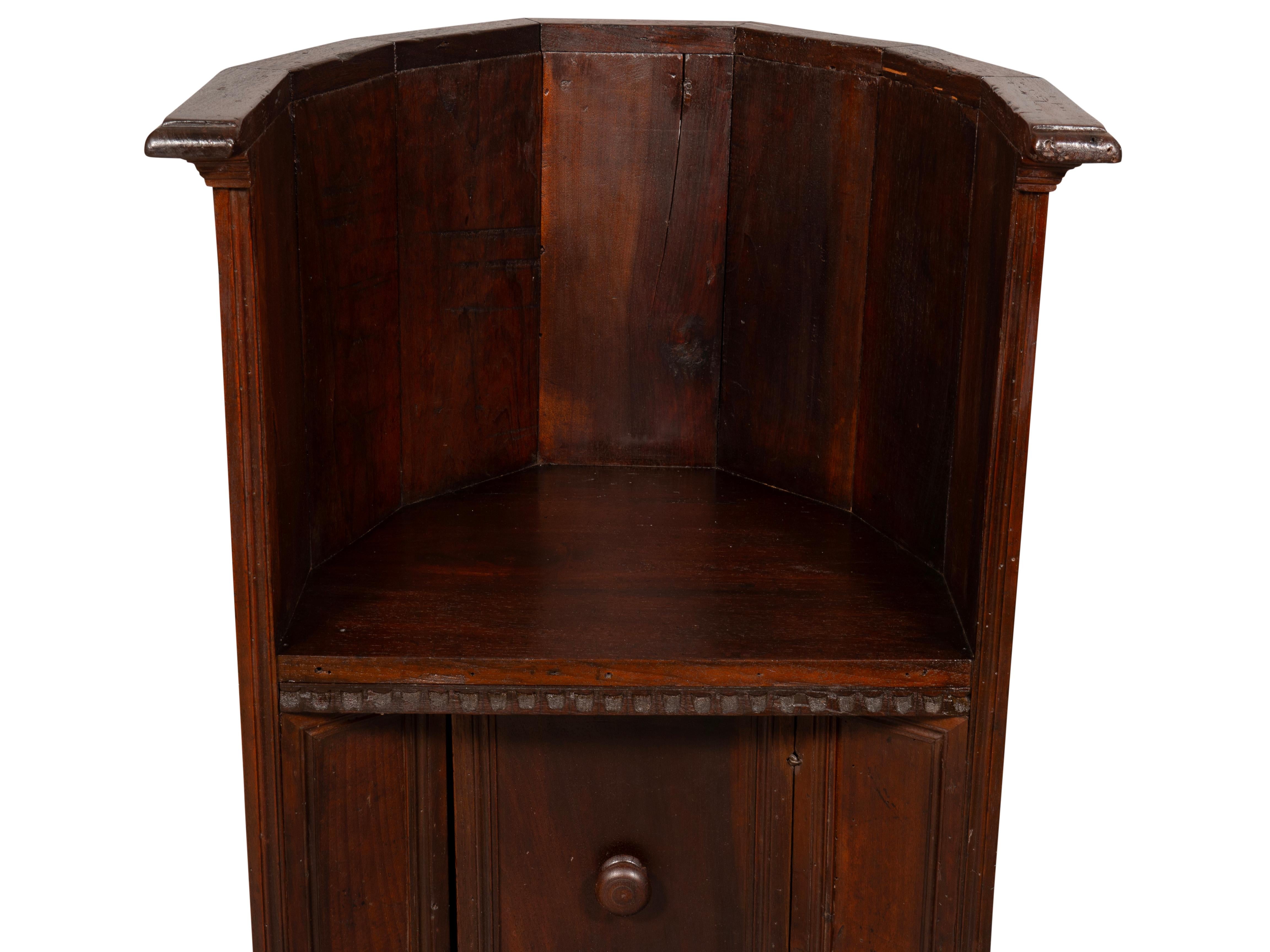 Italian Renaissance Style Walnut Monks Chair For Sale 4