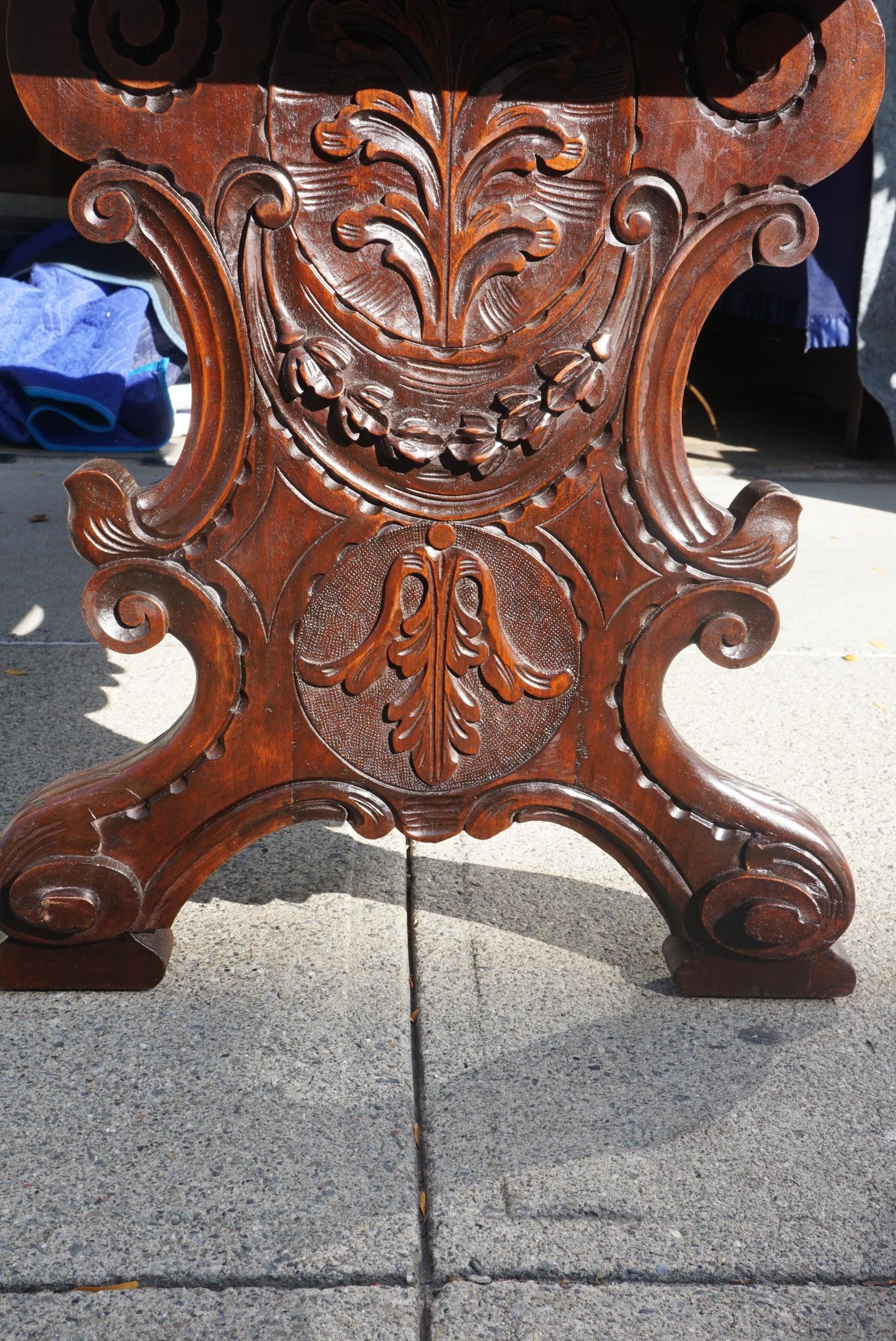 Italian Renaissance Style Walnut Refectory Table In Good Condition In Hudson, NY