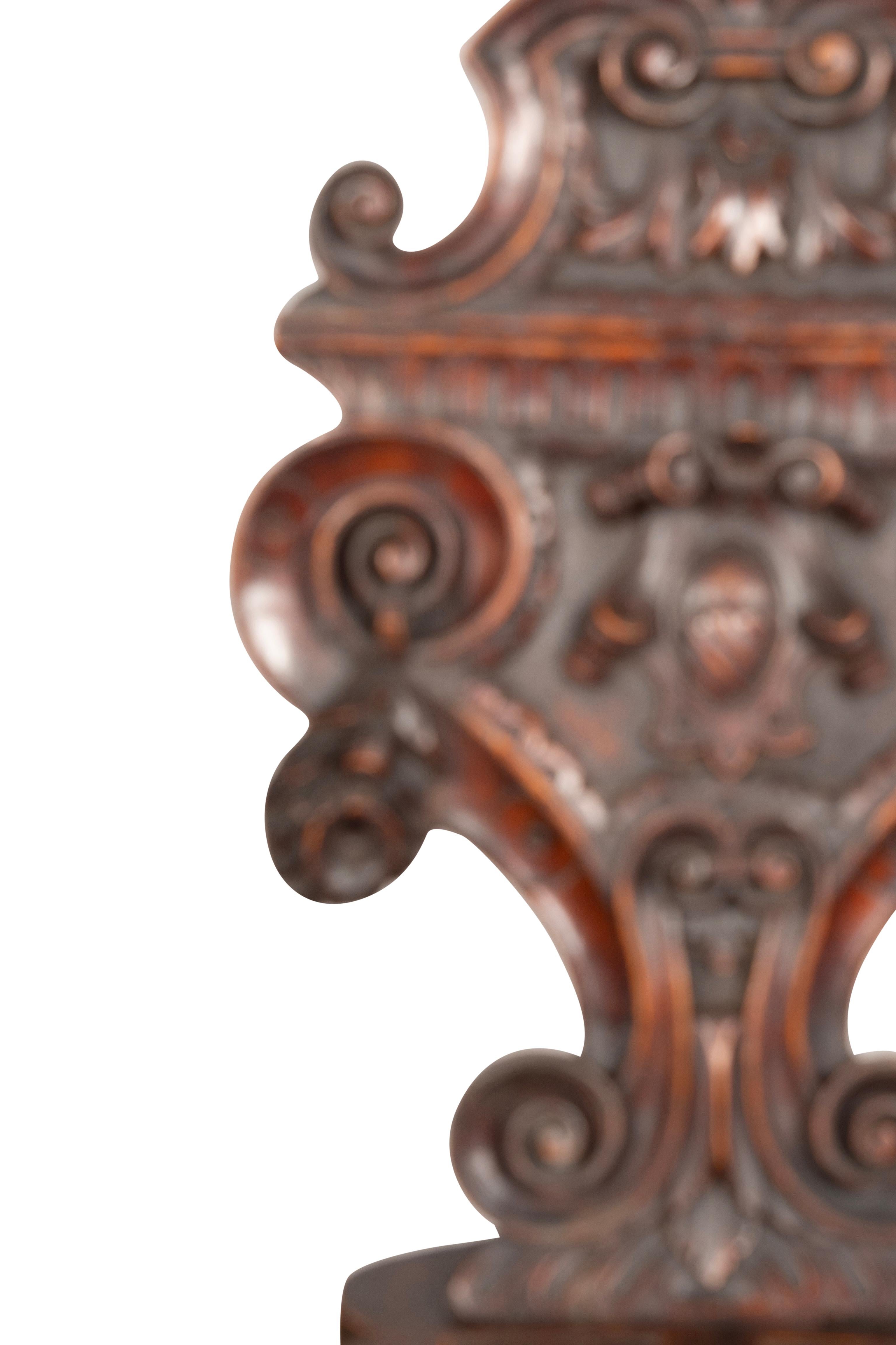 Italienischer Renaissance-Stil Nussbaum Sgabello Stuhl im Angebot 8