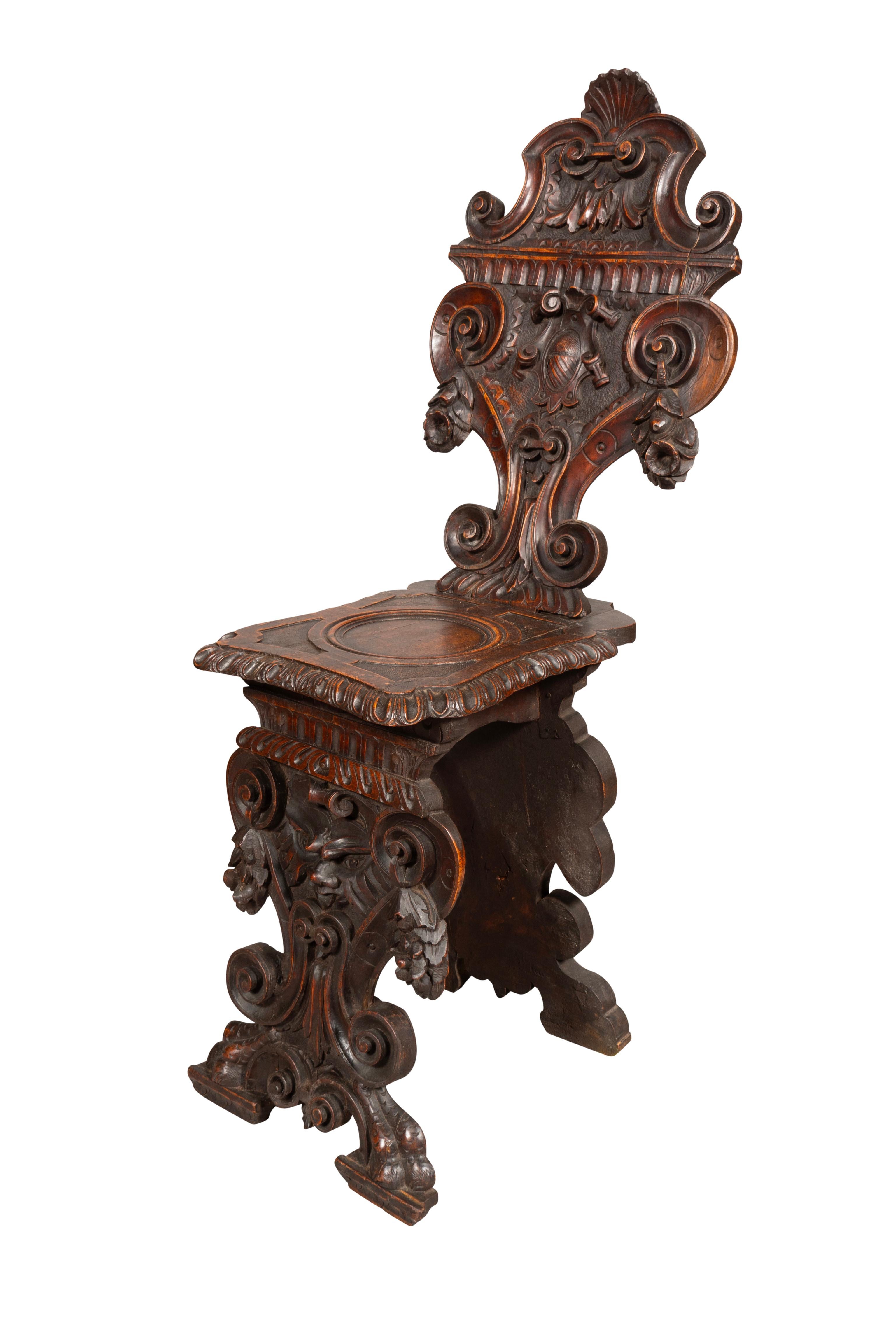 Italienischer Renaissance-Stil Nussbaum Sgabello Stuhl (Walnuss) im Angebot
