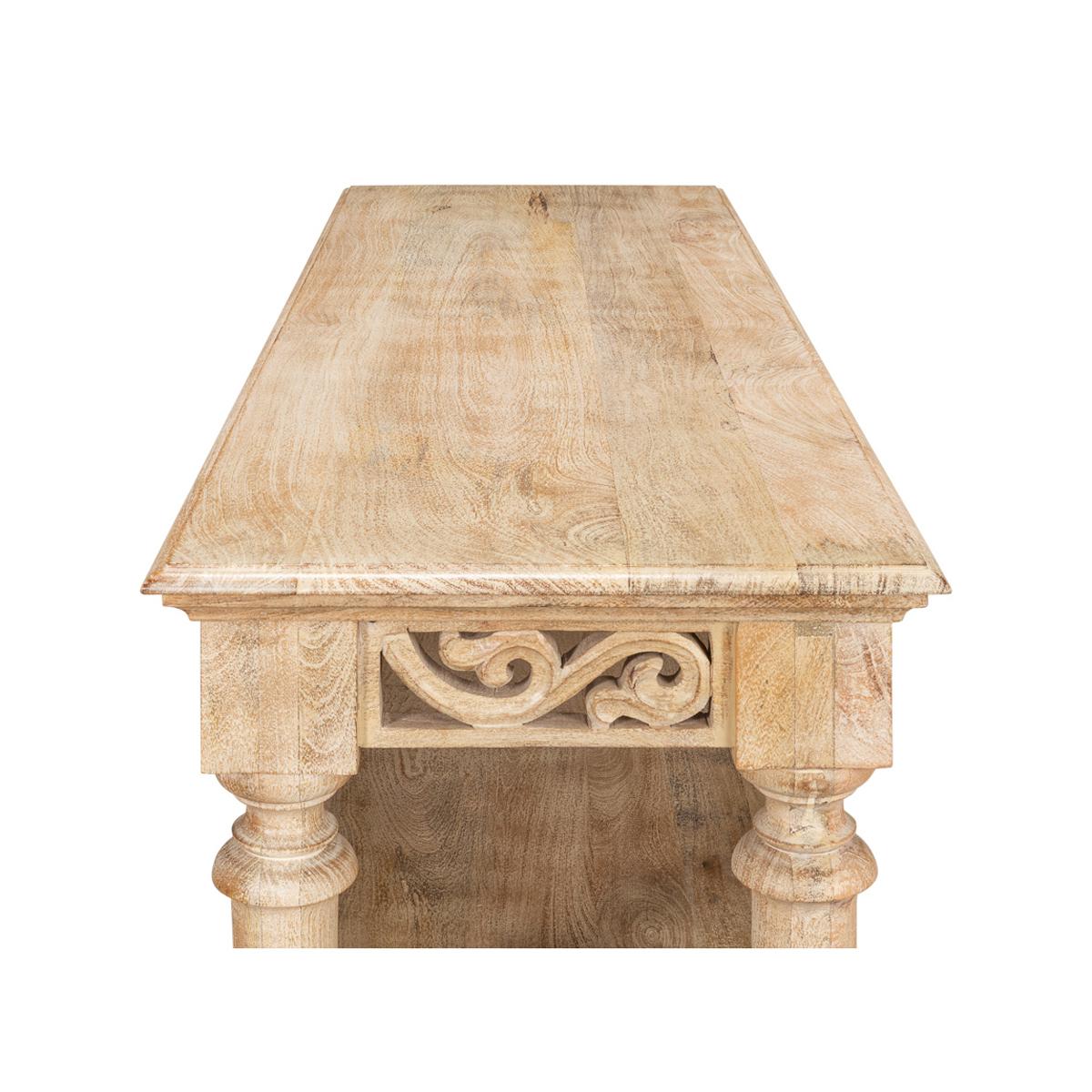 Bois Table console à trois niveaux de la Renaissance italienne en vente