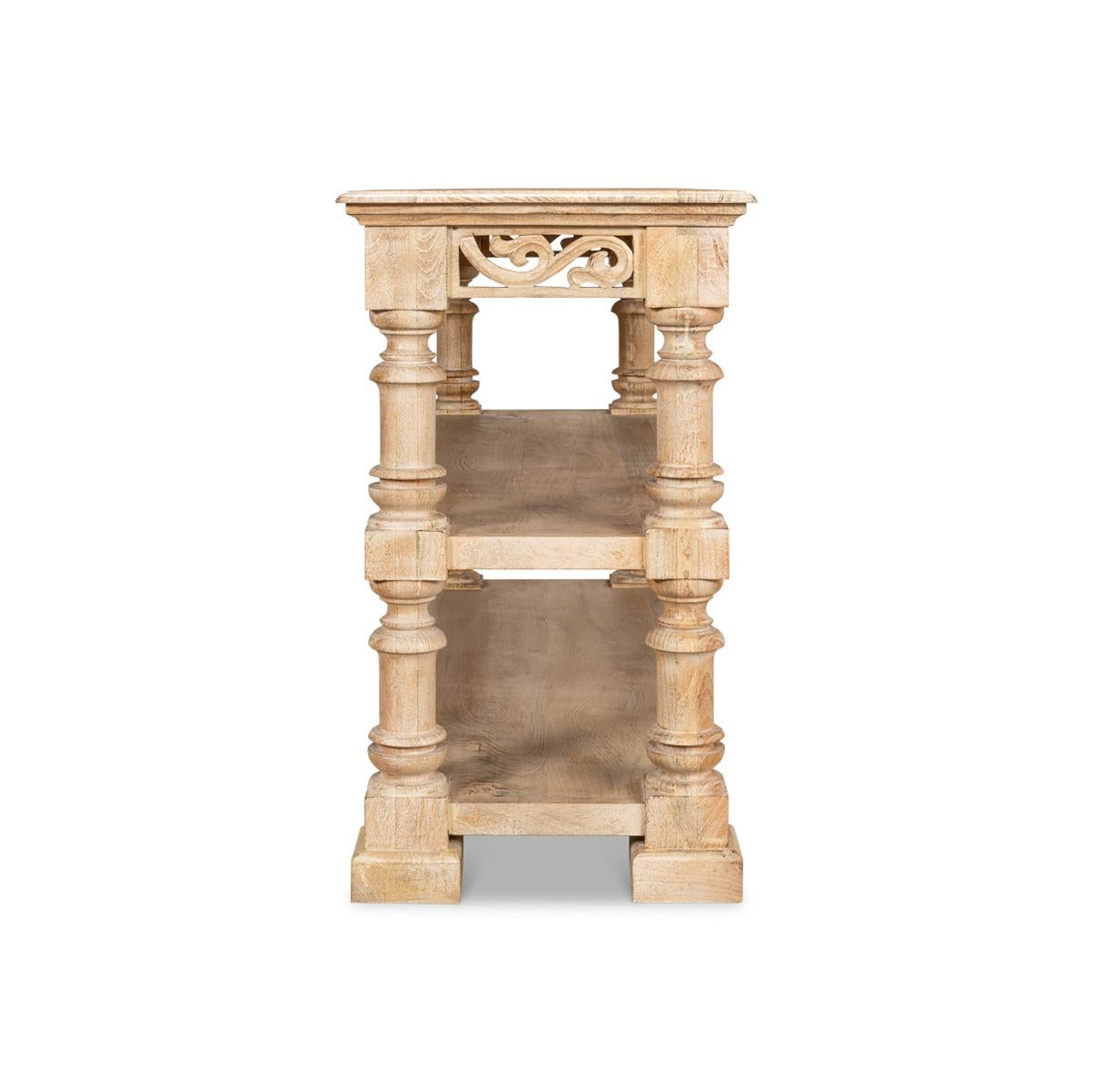 Table console à trois niveaux de la Renaissance italienne en vente 1
