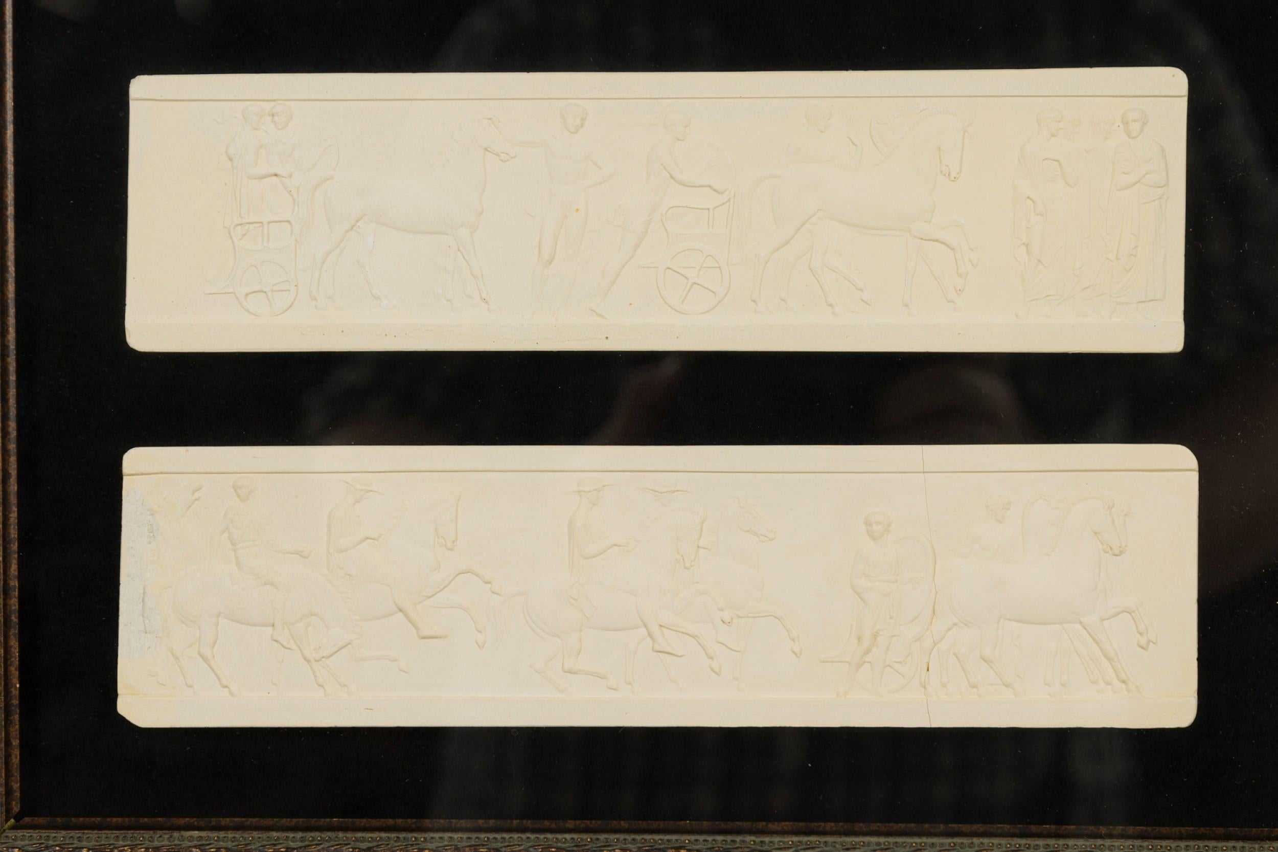Placa mural renacentista italiana con dos placas blancas Italiano en venta