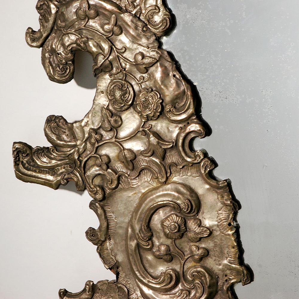 Italian Repousse Mirror  In Good Condition For Sale In New York, NY