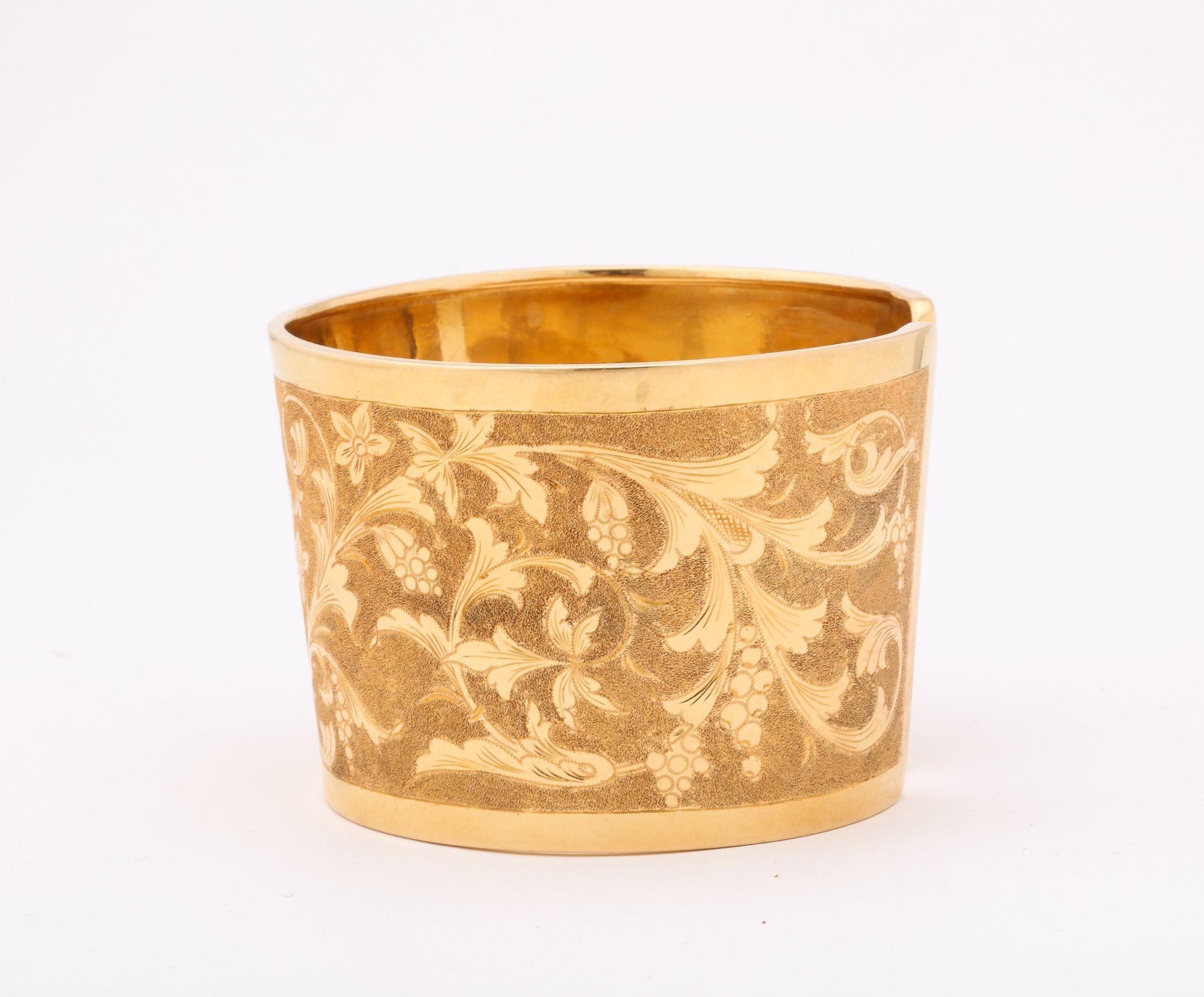 Italian Classical  Engraved Cuff With Two Tone Gold For Sale 5