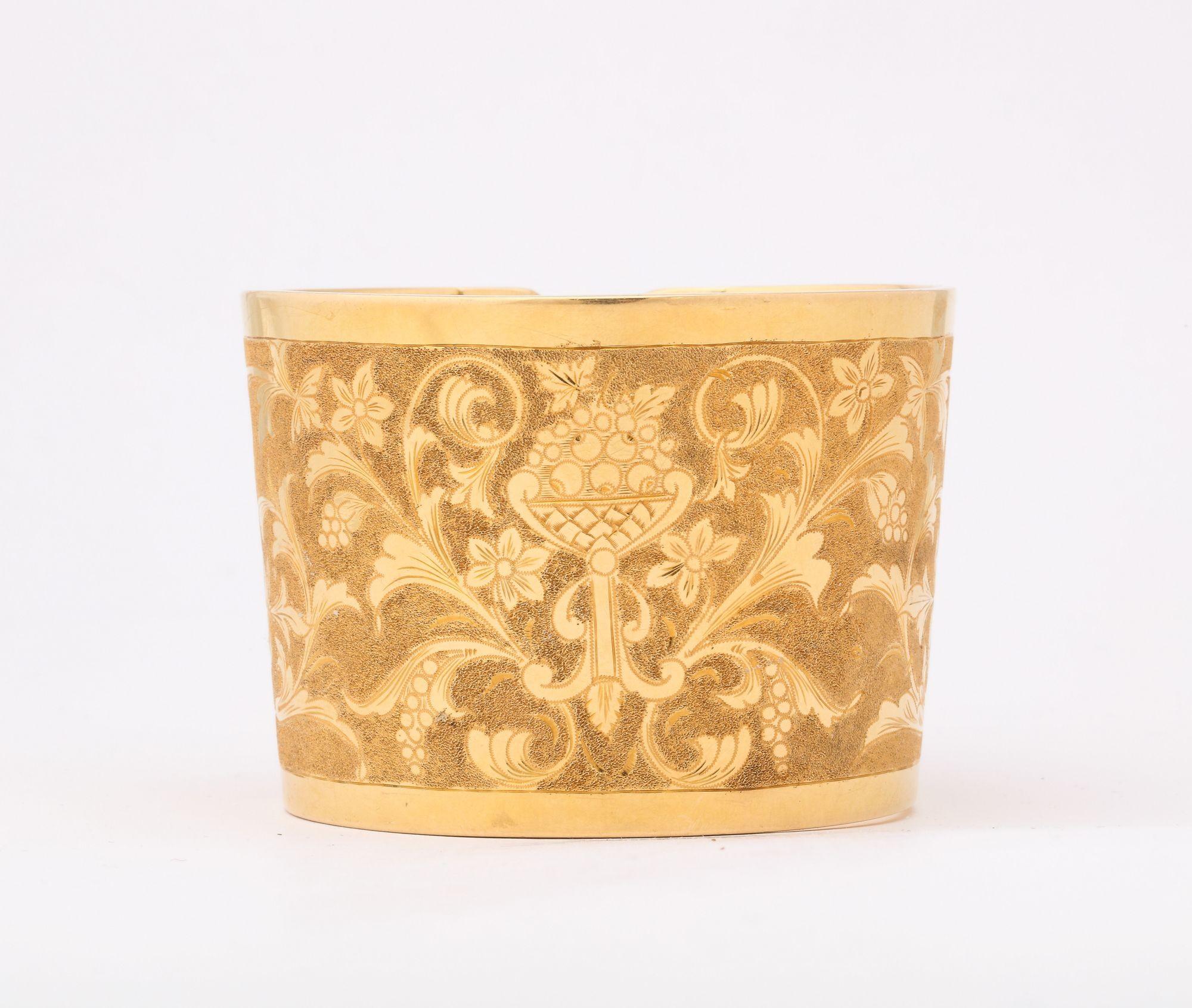 Italian Classical  Engraved Cuff With Two Tone Gold For Sale 2