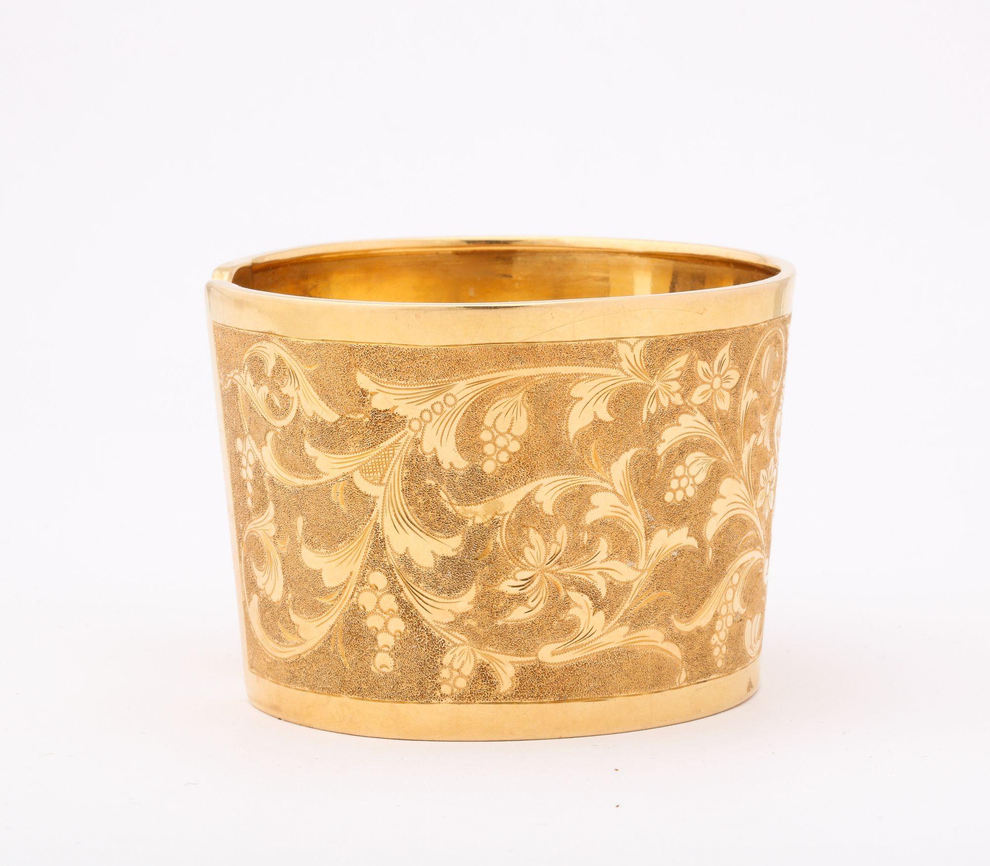 Italian Classical  Engraved Cuff With Two Tone Gold For Sale 3