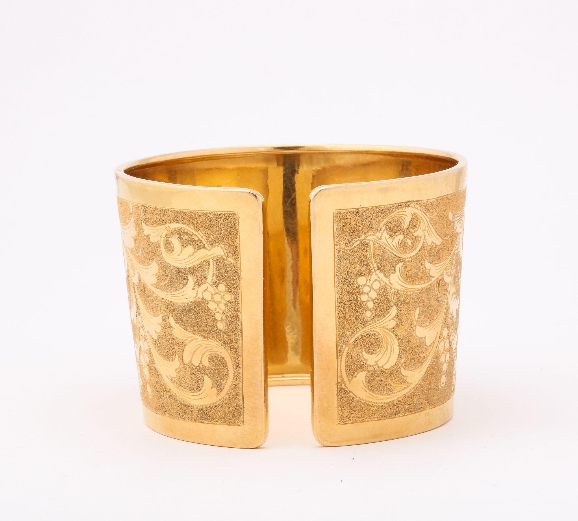 Italian Classical  Engraved Cuff With Two Tone Gold For Sale 4
