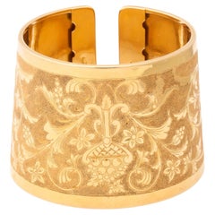 Vintage Italian Classical  Engraved Cuff With Two Tone Gold