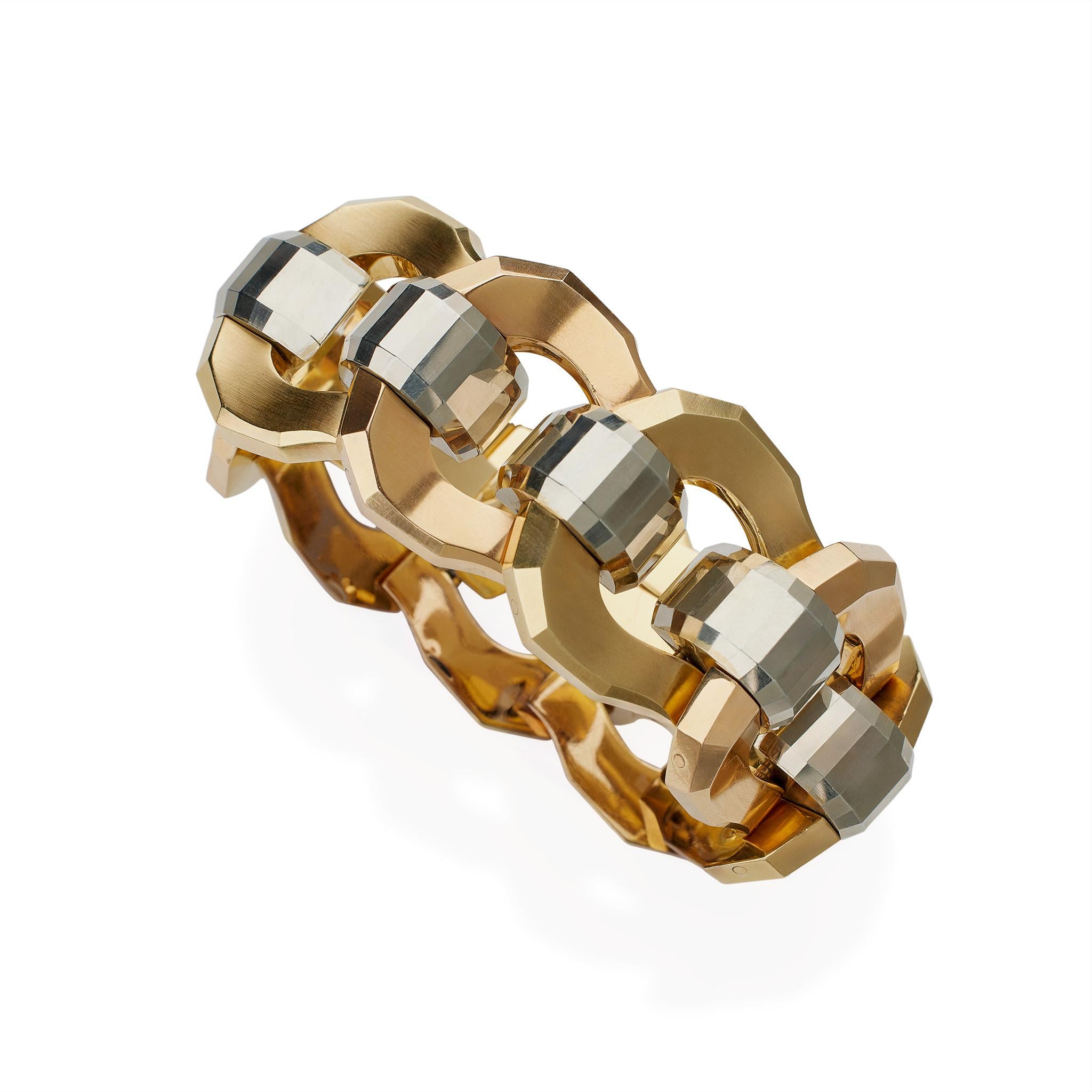 Bracelet rétro italien en or tricolore 18 carats Excellent état - En vente à New York, NY