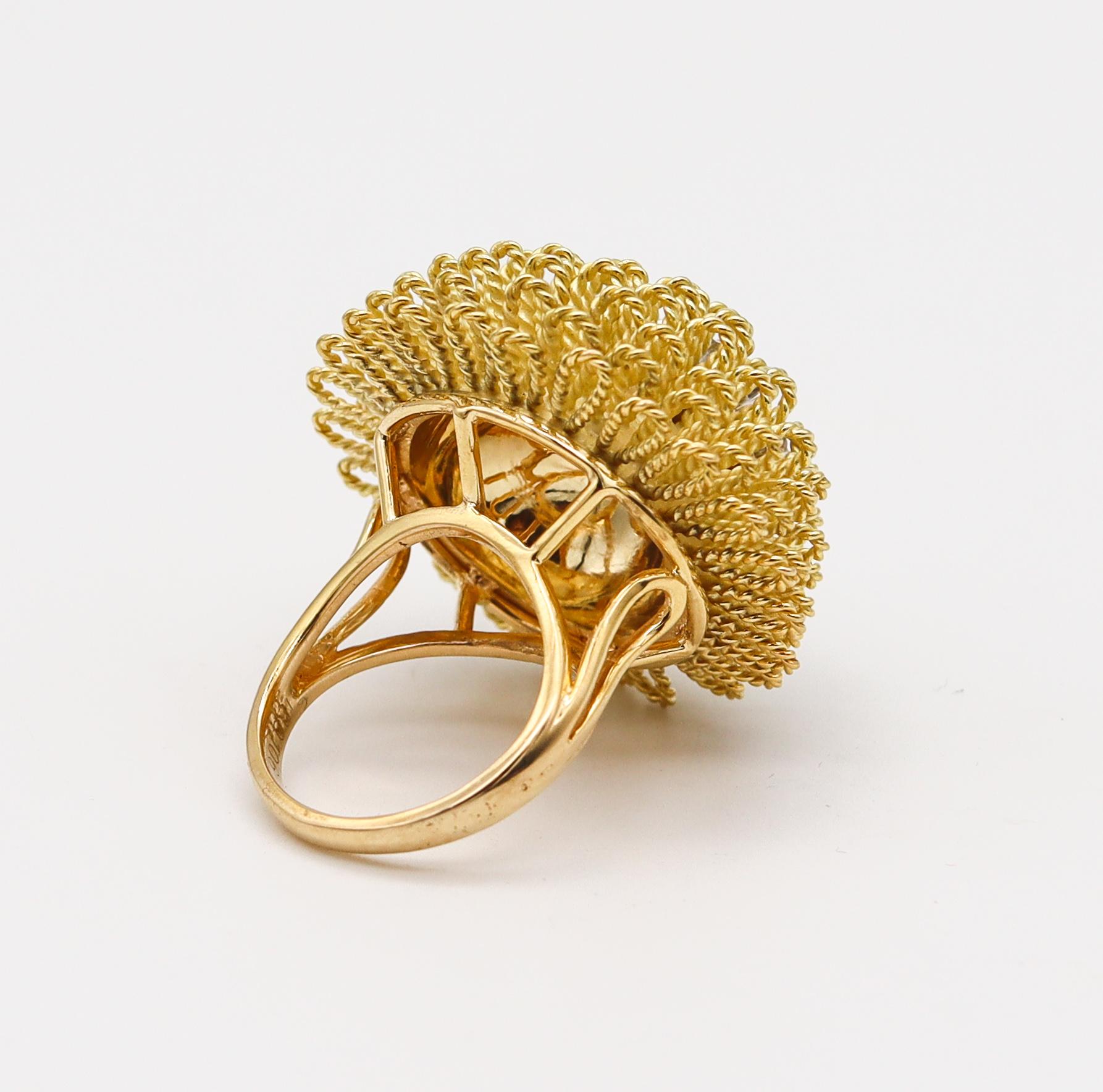 Italian Retro 1960 Modern Cocktail Ring 18Kt Gold And Platinum With VS Diamonds For Sale 1