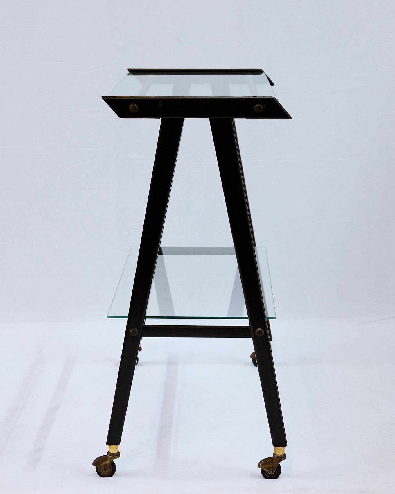 Italienischer Retro-Barwagen mit Glasregale, ca. 1960er Jahre im Angebot 2