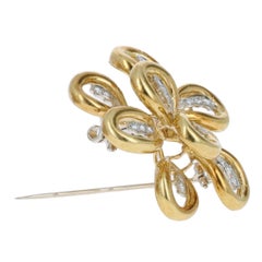 Italian Retro 18K Gold Diamond Floral Brooch, Mid-20th Century, Italy