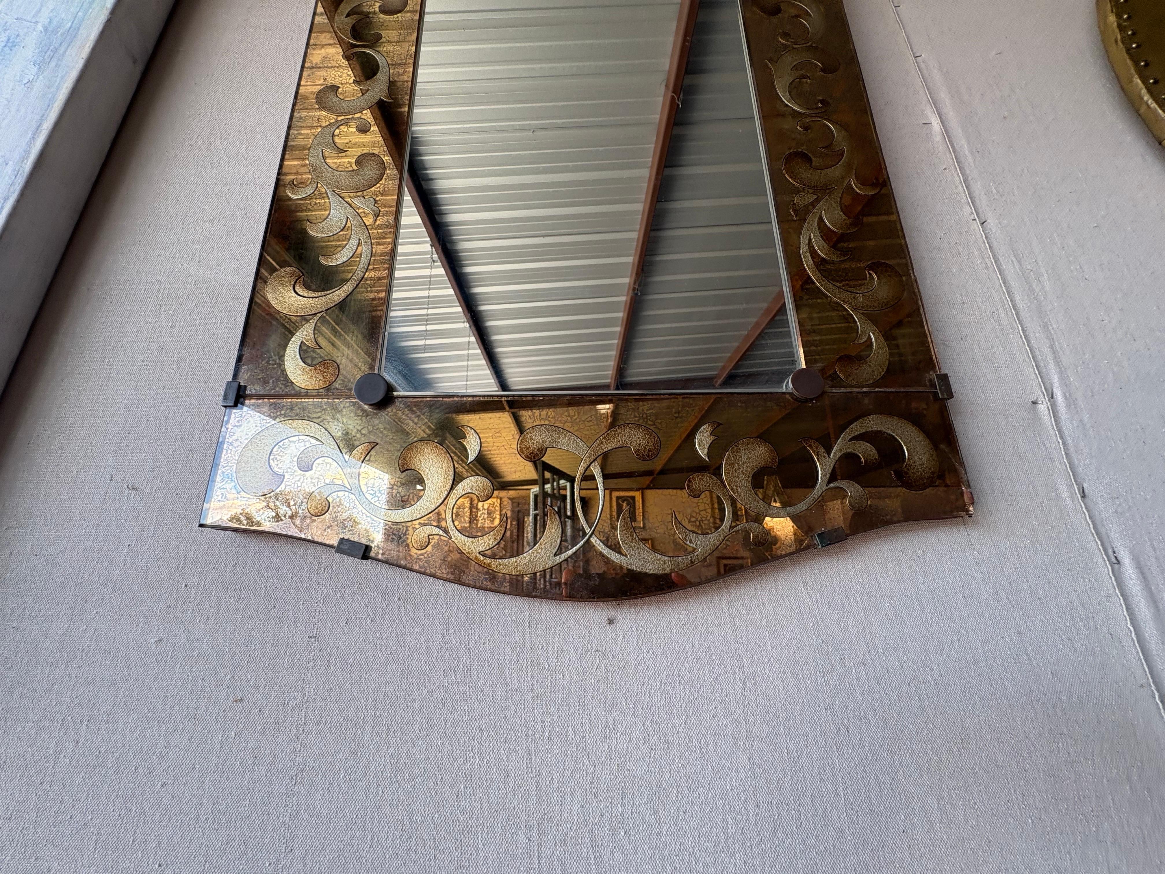 Specchio italiano decorato a rovescio in vendita 5