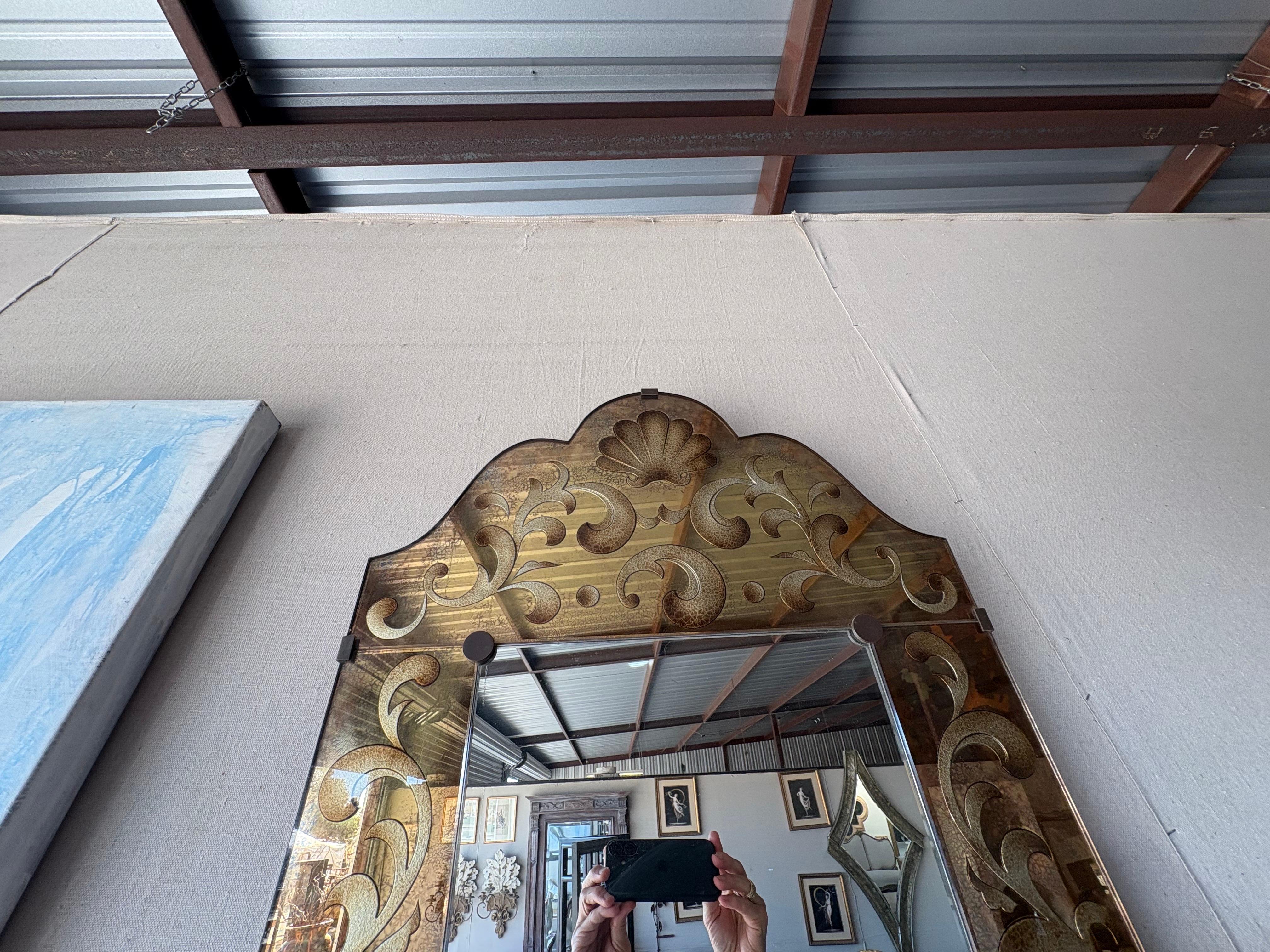 Italiano Specchio italiano decorato a rovescio in vendita