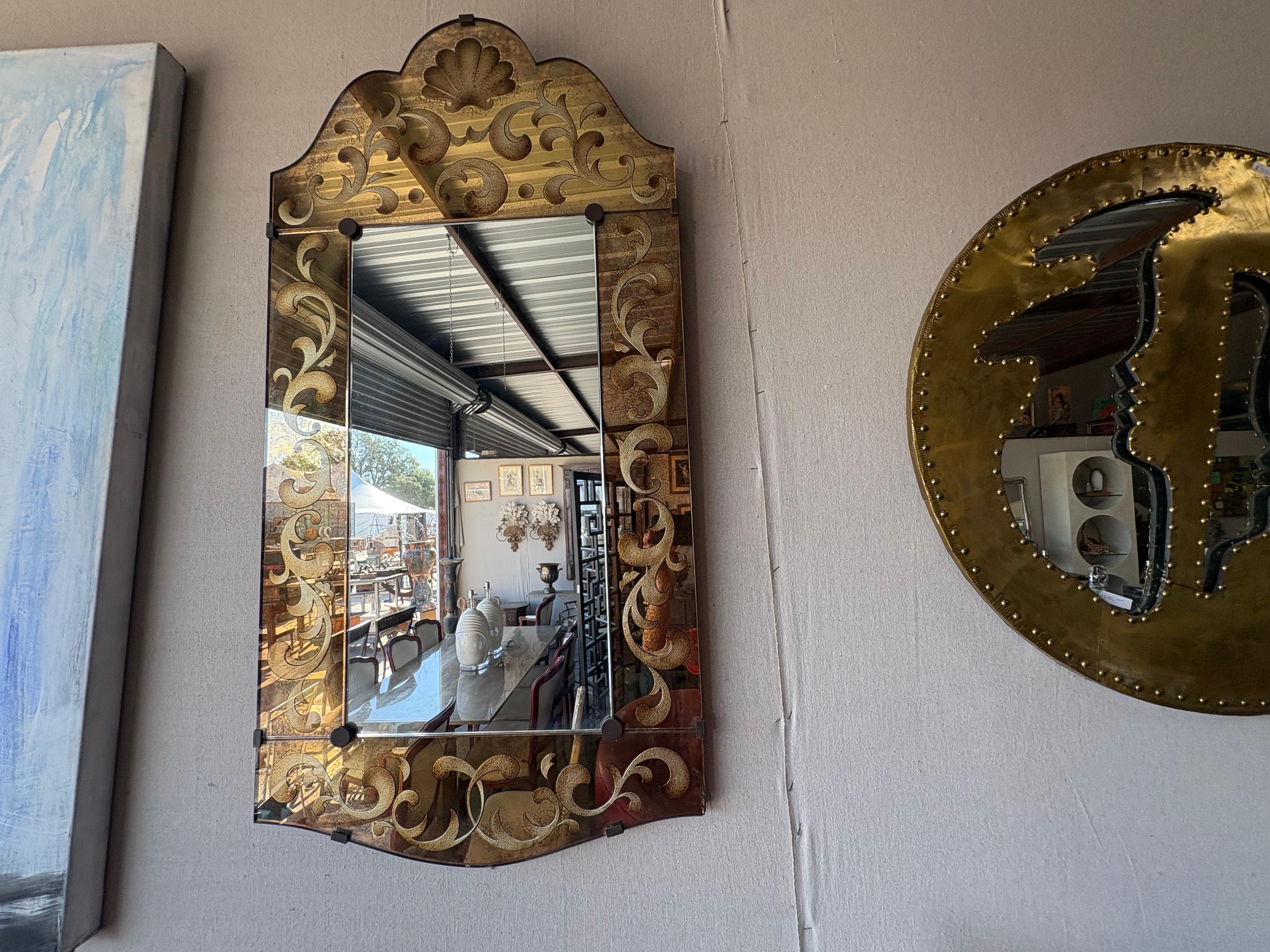 Specchio italiano decorato a rovescio In condizioni buone in vendita a Houston, TX