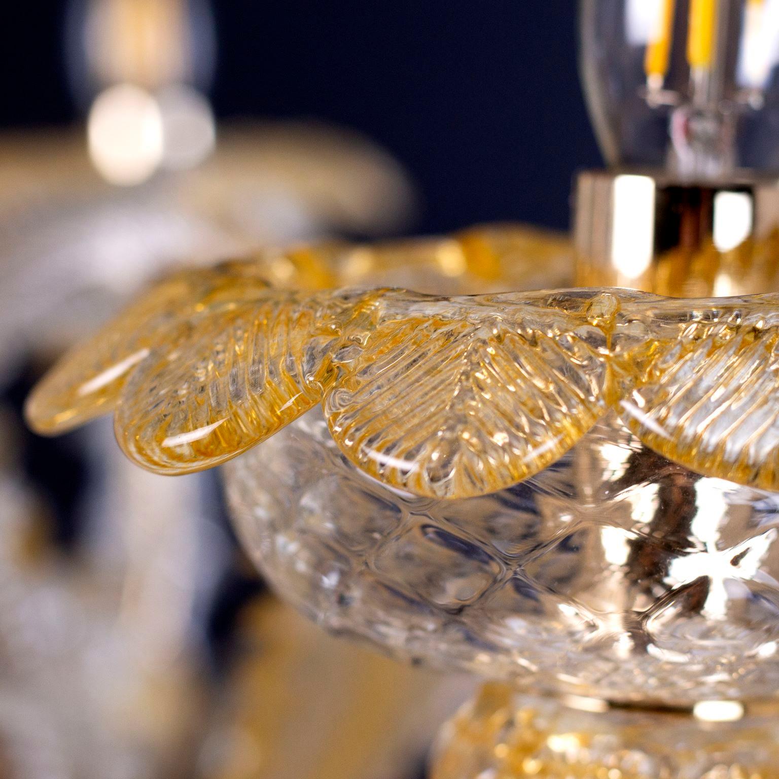 Italienischer Rezzonico 6-armiger Kronleuchter aus Murano-Kristall und Bernsteinglas von Multiforme (Geblasenes Glas) im Angebot