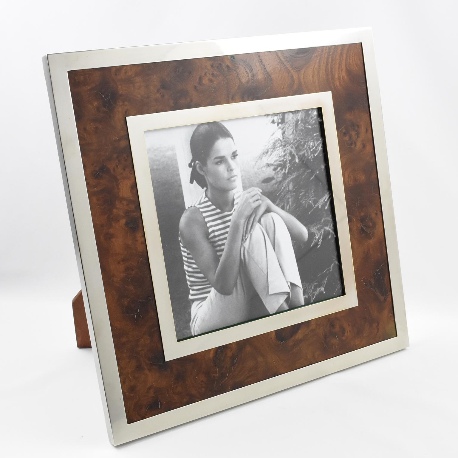Superb large square picture photo frame, manufactured for Italian designer Richard Ginori. Chromed metal and burled olive-wood modernist design. Back and easel in polished mahogany. Marked on easel: 'Prodotto per Richard