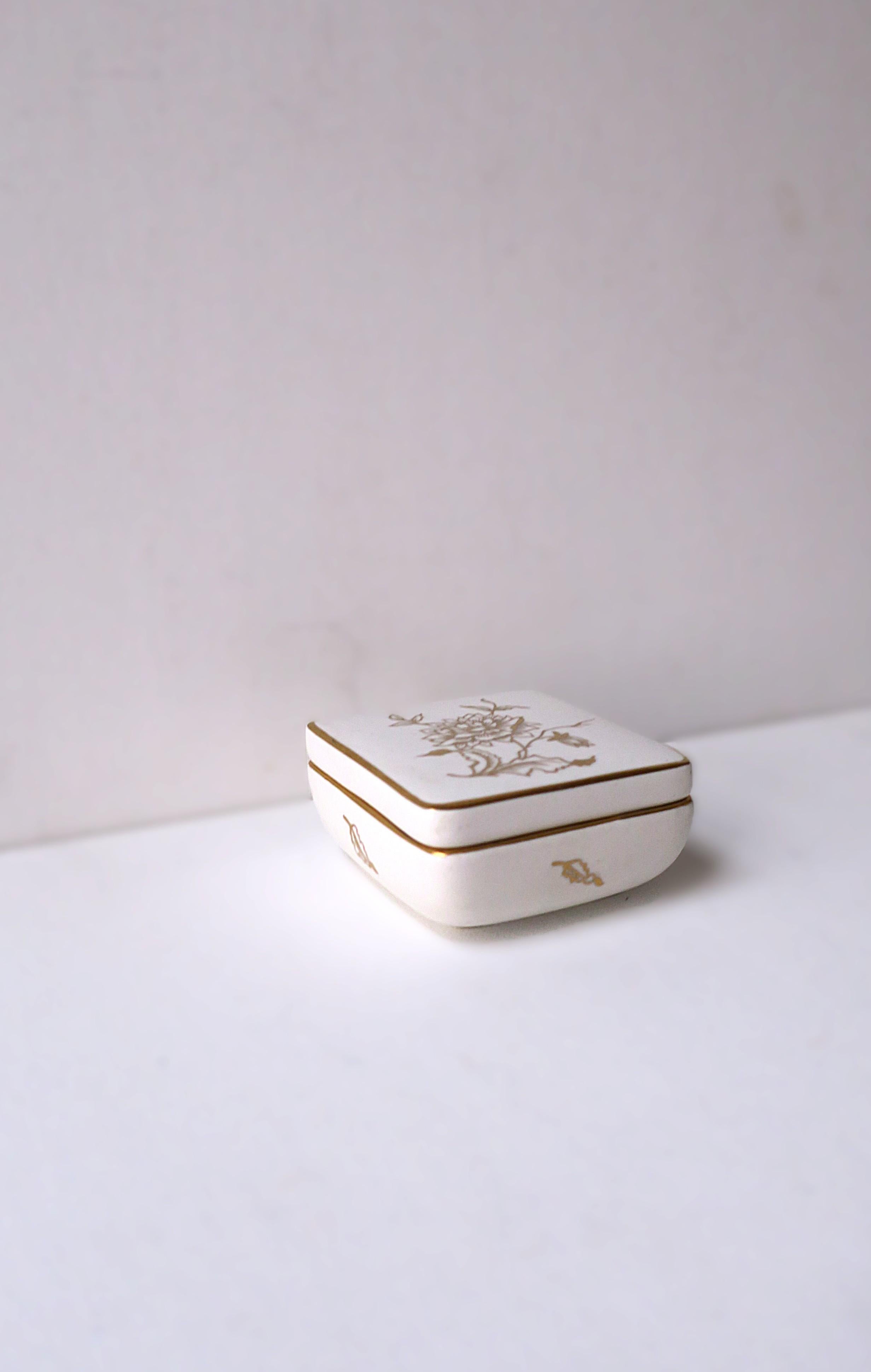 20th Century Italian Richard Ginori Jewelry Box Milano For Sale