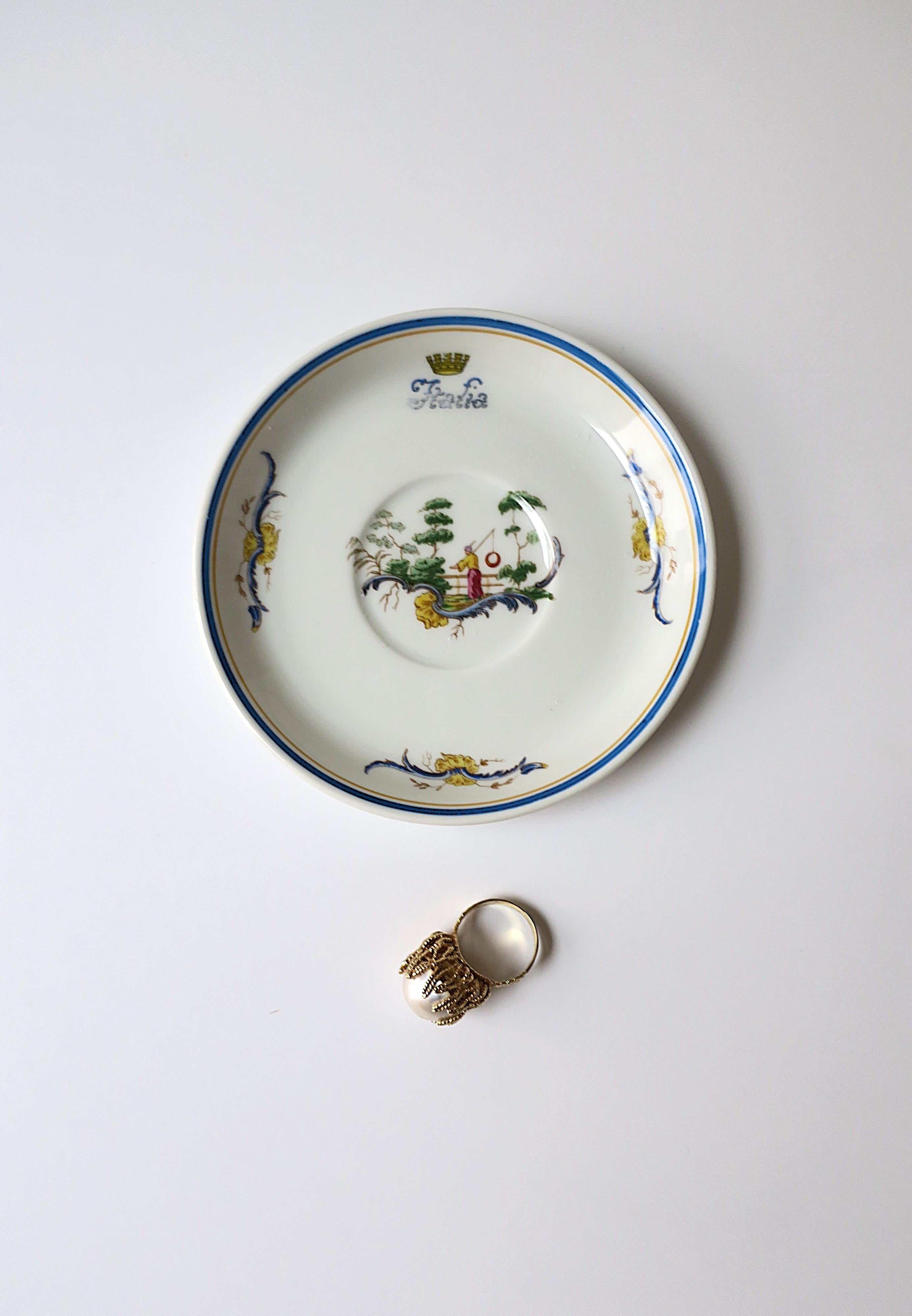 Piatto in porcellana Richard Ginori Chinoiserie Italia In condizioni buone in vendita a New York, NY