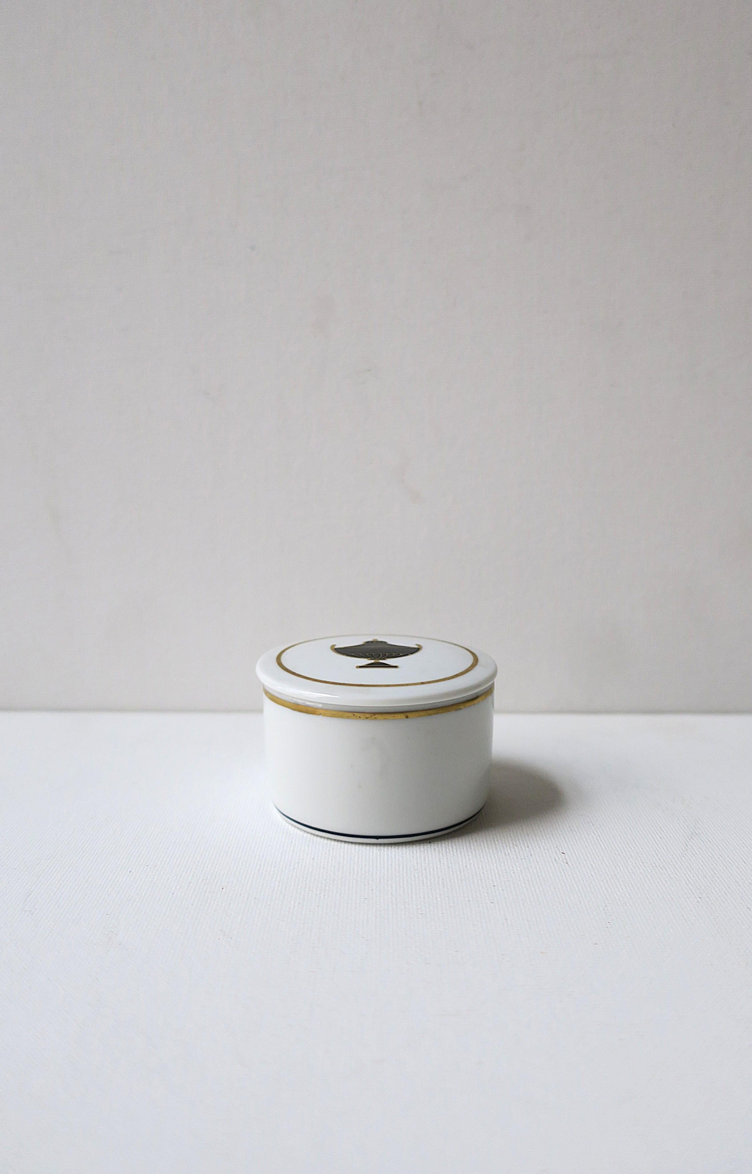 Joyero italiano de porcelana Richard Ginori Neoclásico en venta 4