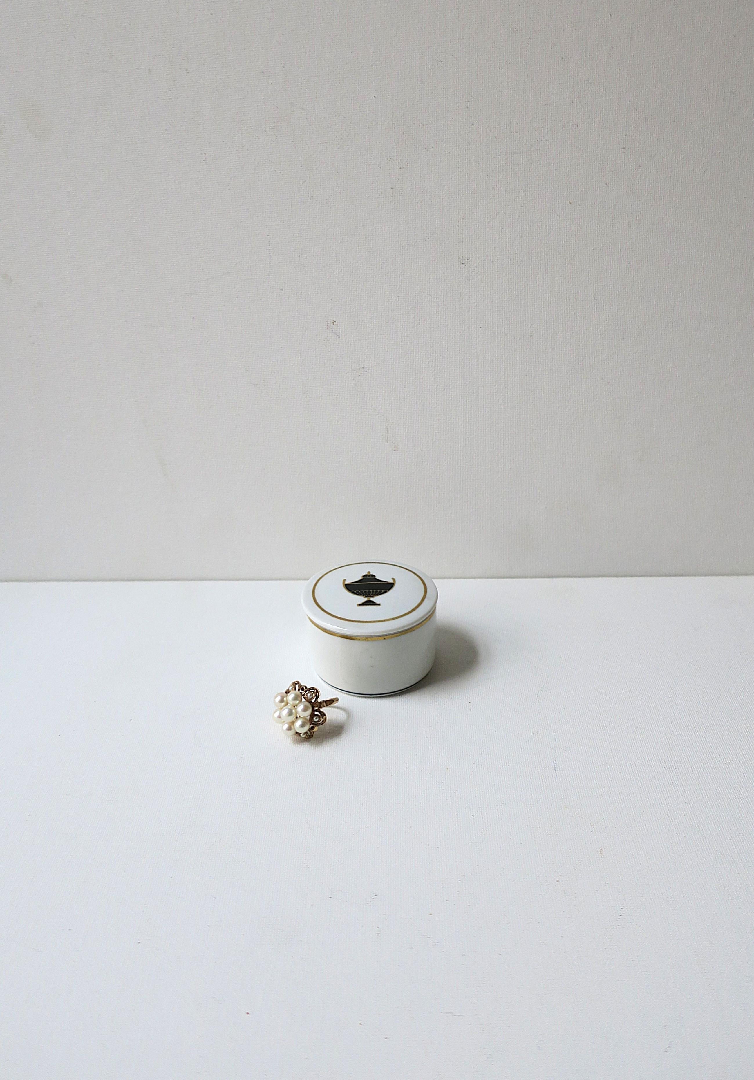 Joyero italiano de porcelana Richard Ginori Neoclásico en venta 1