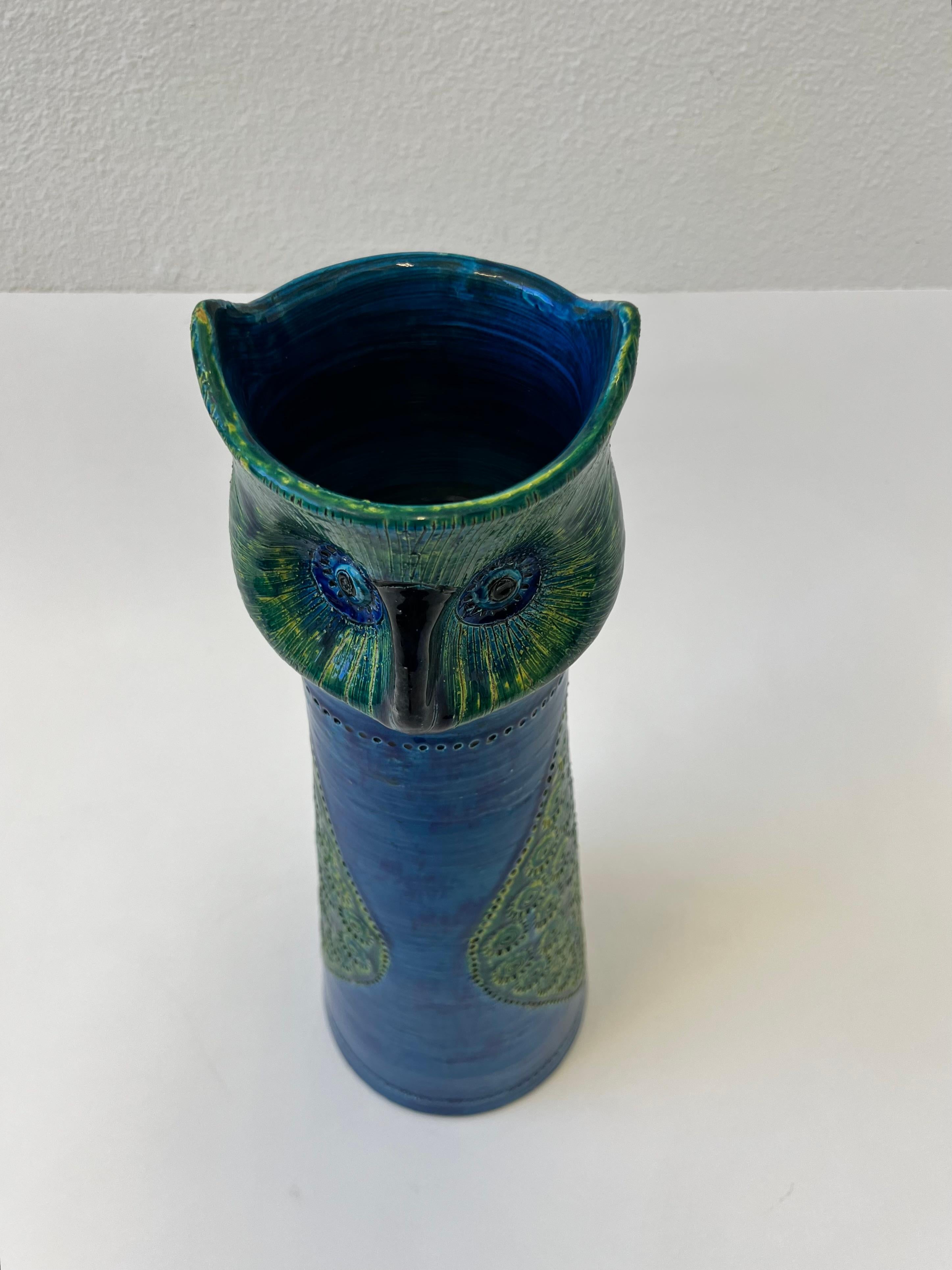 Italian “Rimini Blue” Ceramic Owl Vase by Aldo Londi for Bitossi  In Good Condition For Sale In Palm Springs, CA