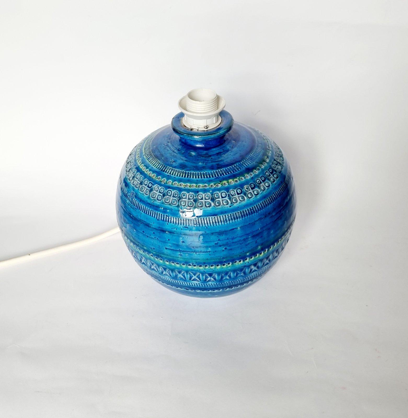 Italiano Italian Rimini Blue Ceramic Table Lamp by Aldo Londi for Flavia Montelupo, 70s in vendita