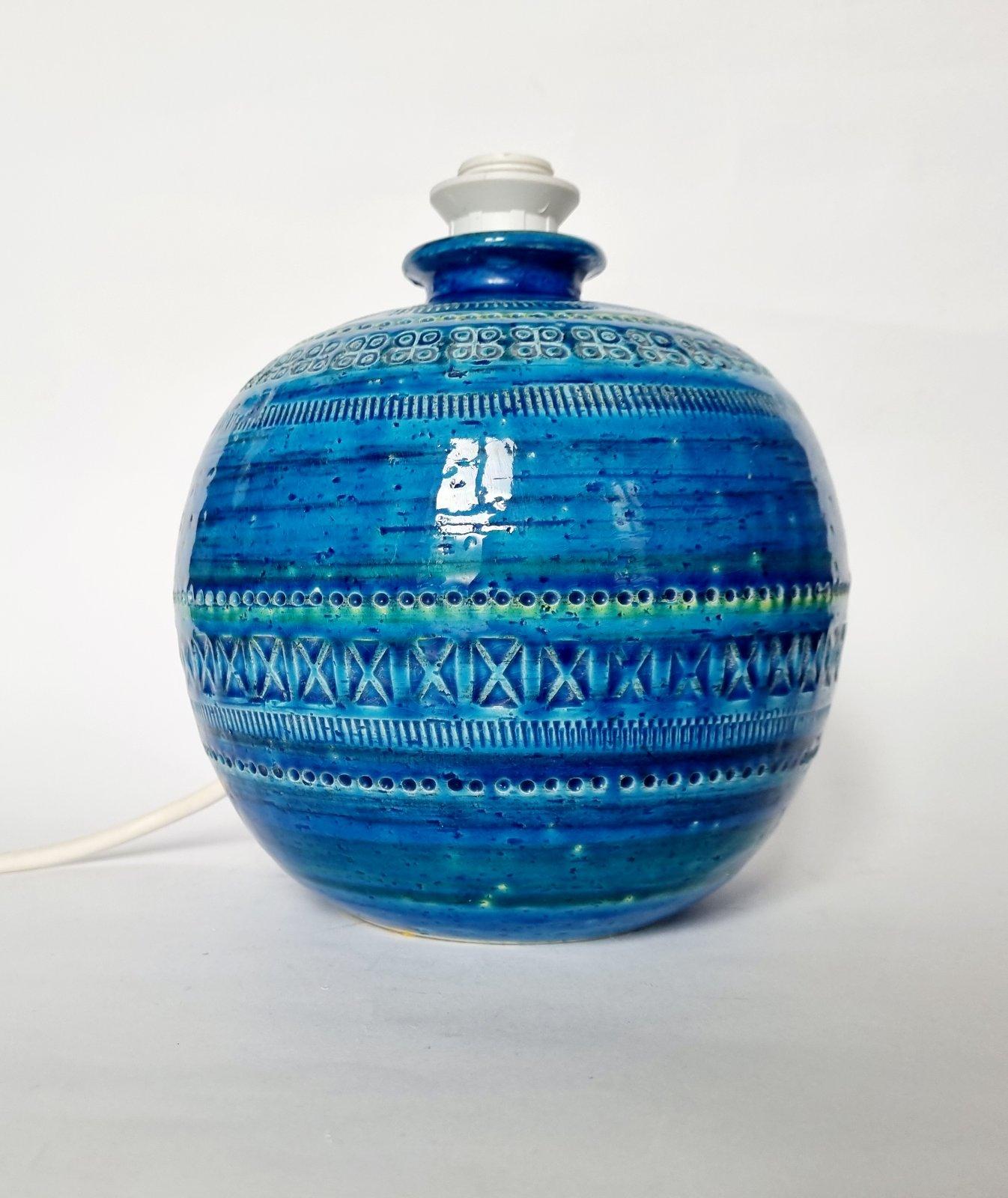 Italian Rimini Blue Ceramic Table Lamp by Aldo Londi for Flavia Montelupo, 70s In condizioni ottime in vendita a Lucija, SI