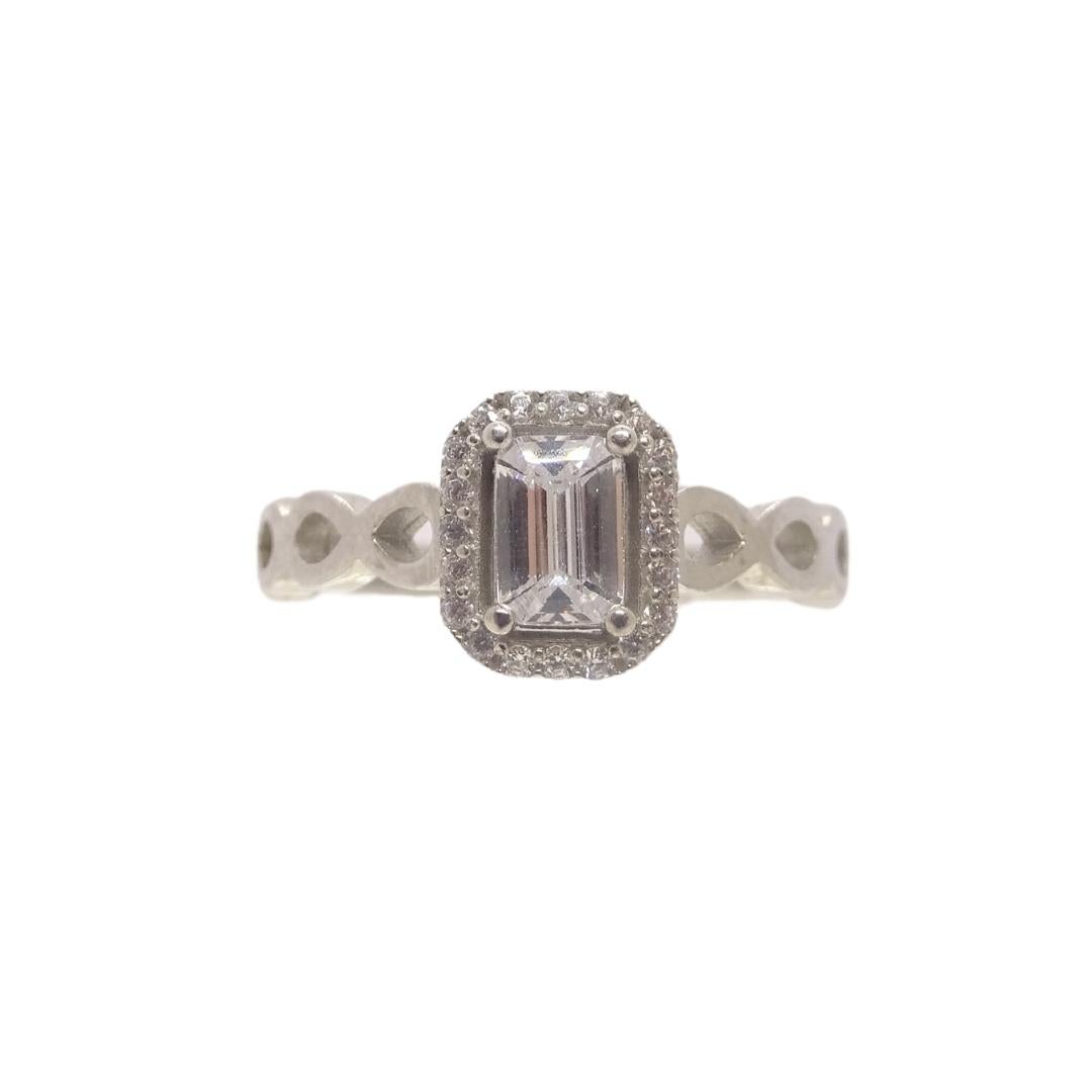 Emerald Cut Italian ring in sterling silver and zirconite. Central zirconite emerald cut For Sale