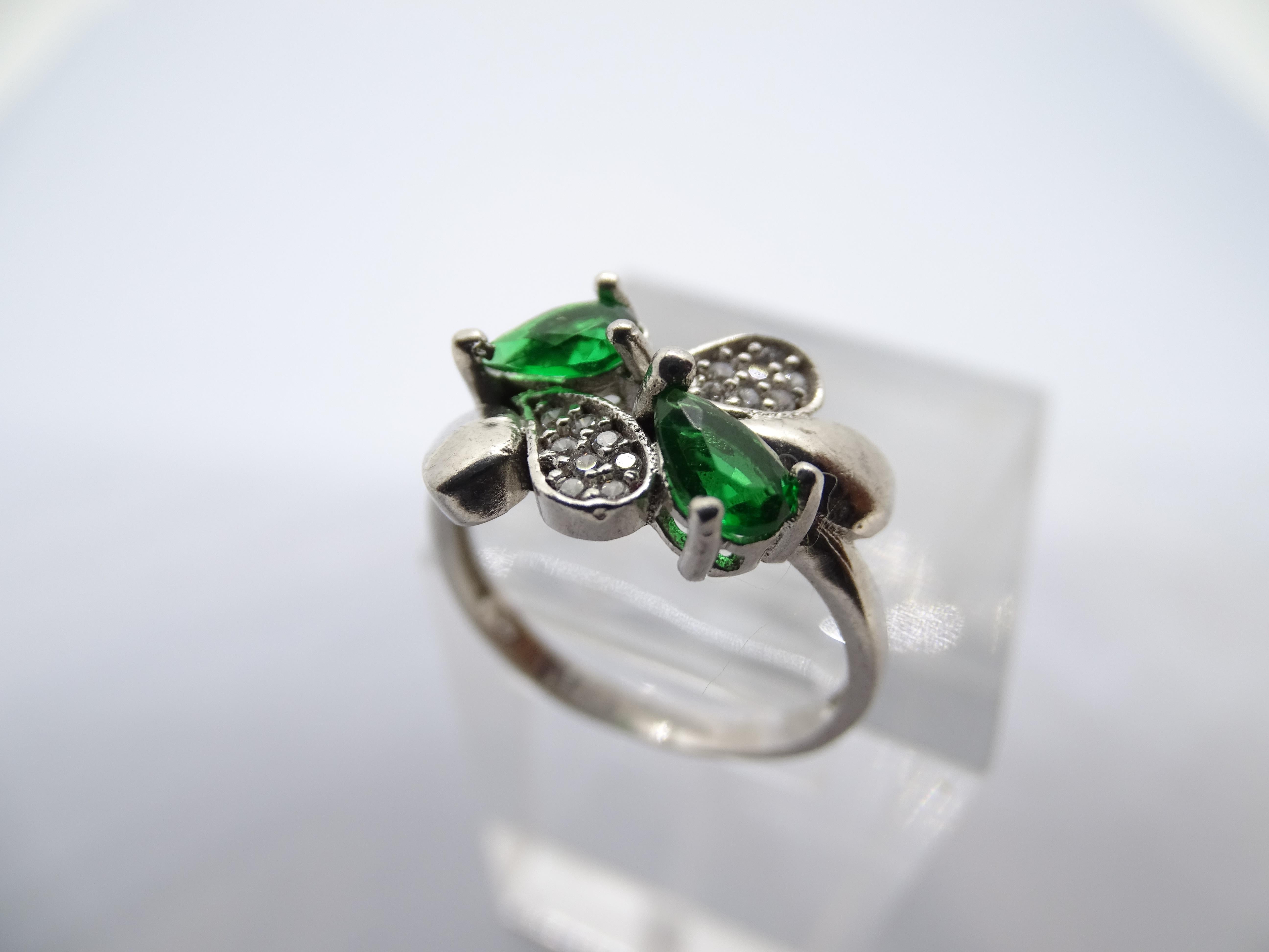 Anello italiano in argento sterling, zirconi e radice di smeraldo in vendita 4