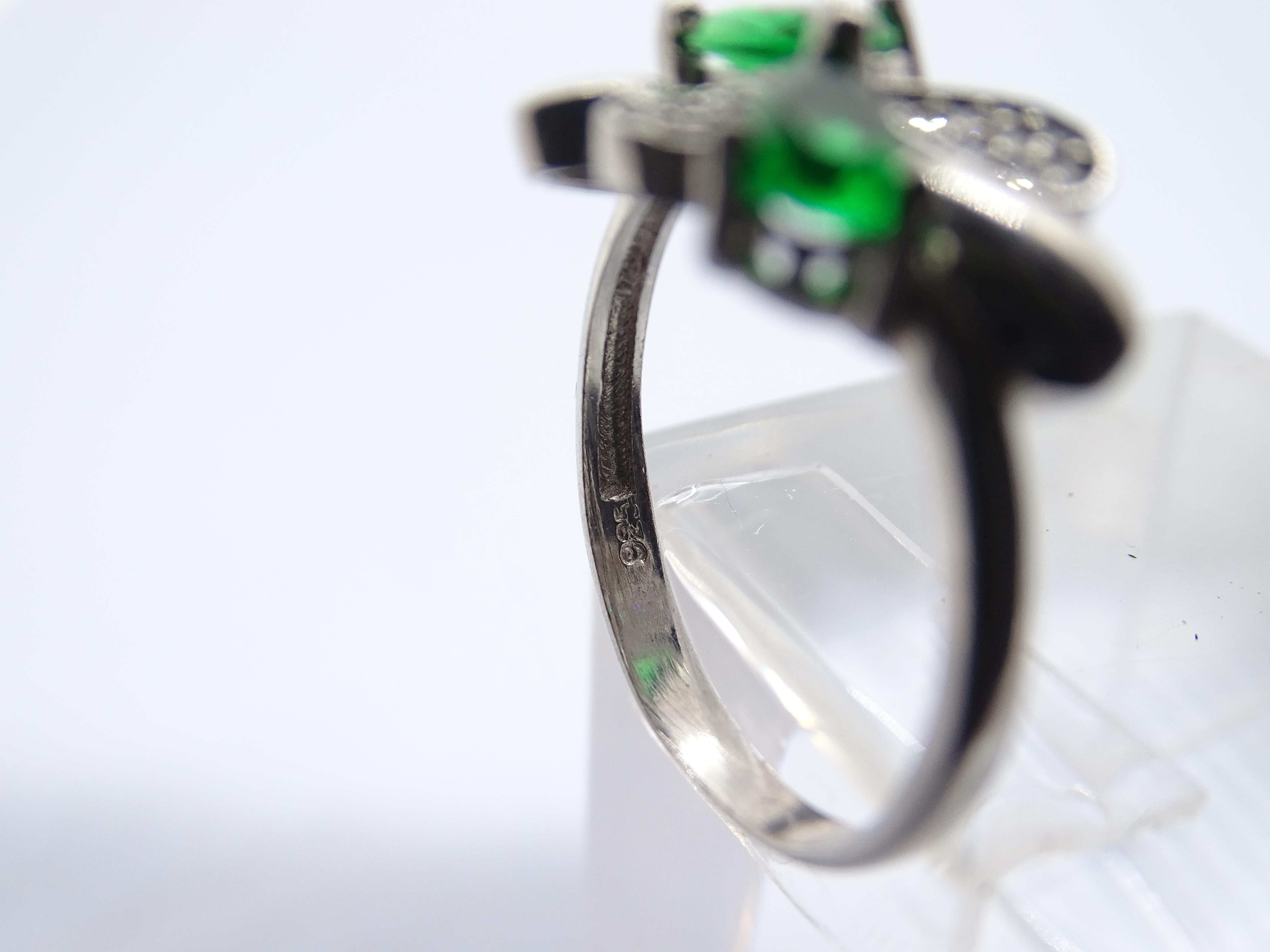 Anello italiano in argento sterling, zirconi e radice di smeraldo in vendita 5