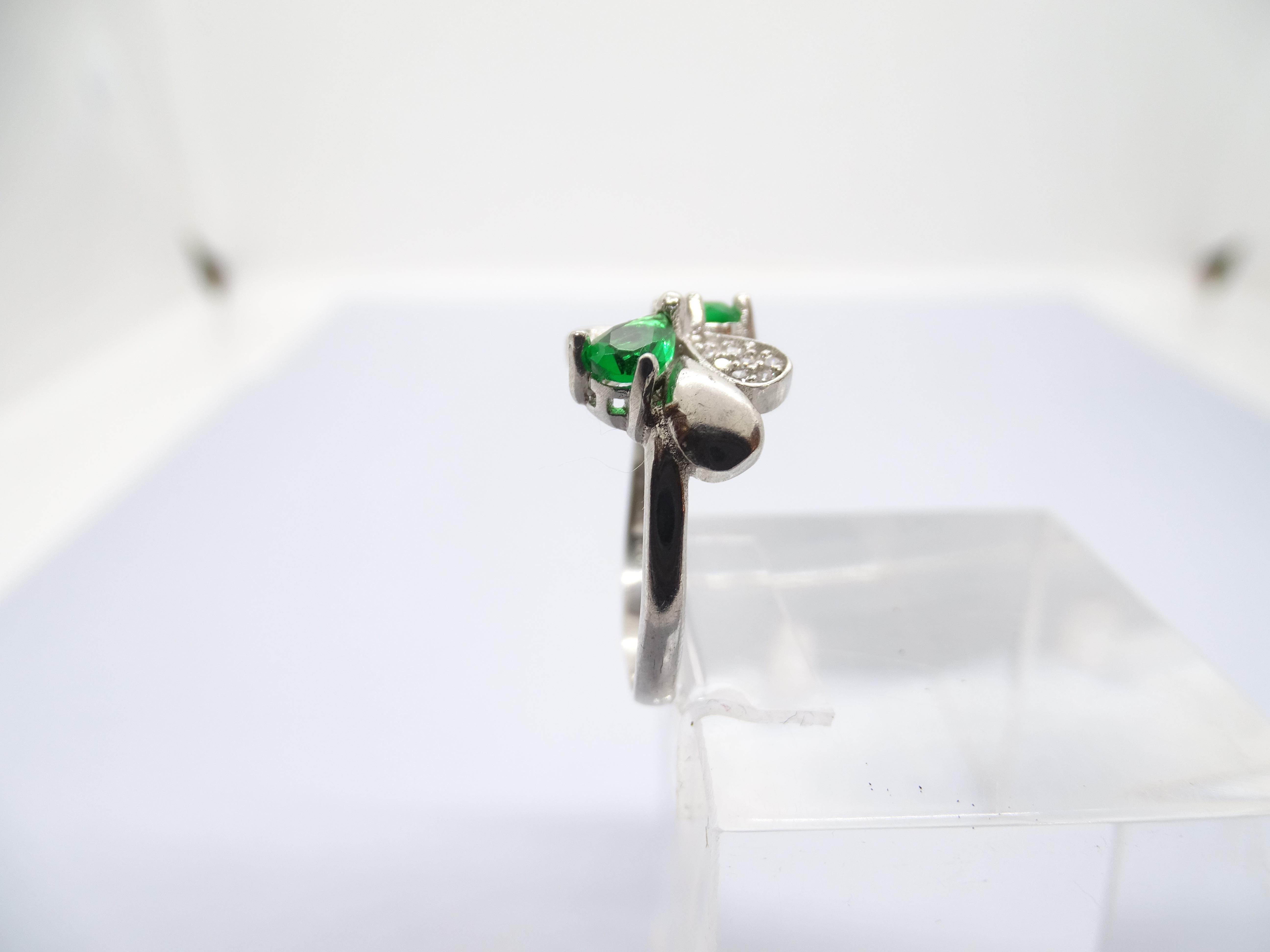 Anello italiano in argento sterling, zirconi e radice di smeraldo in vendita 6