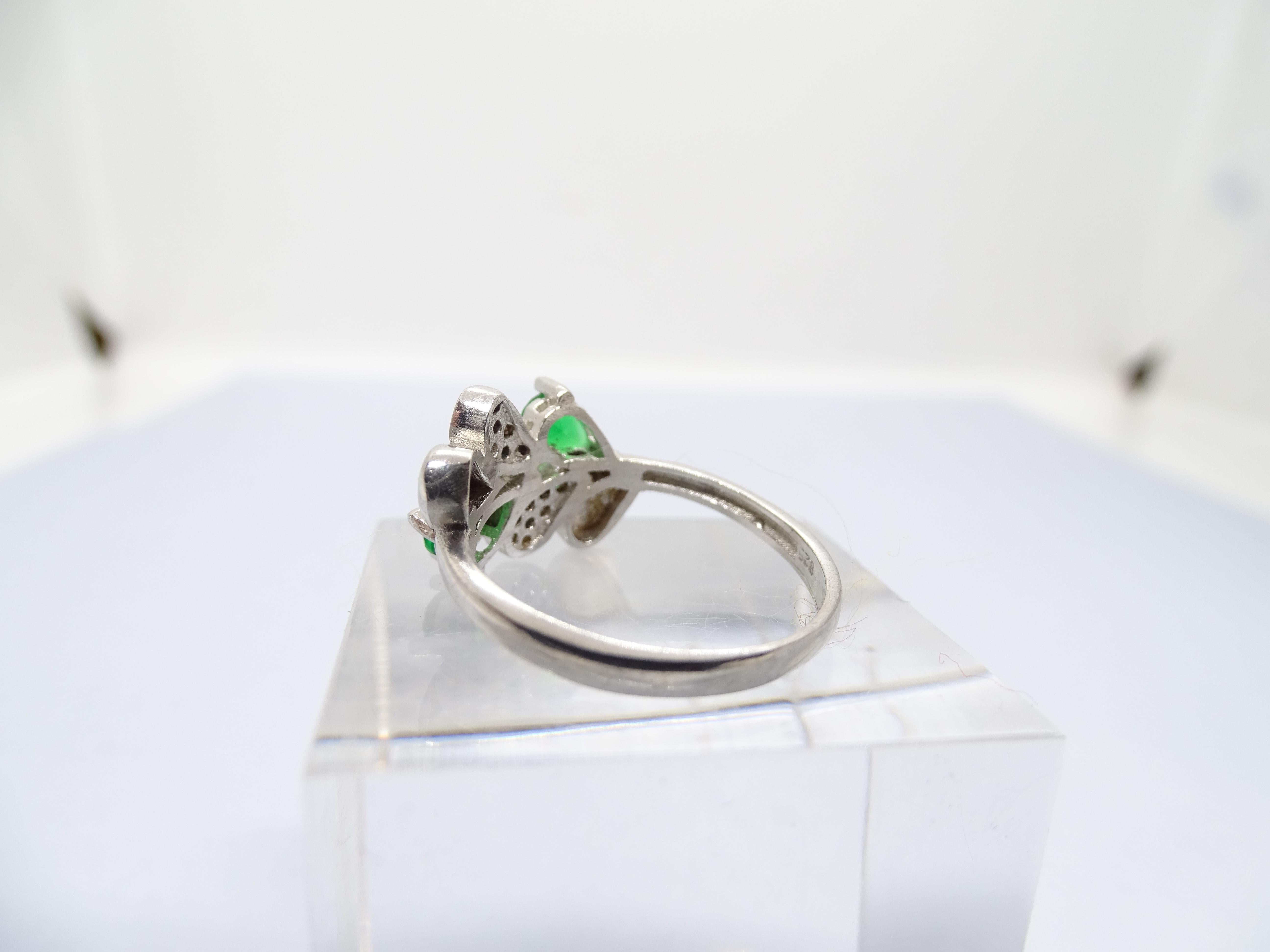 Anello italiano in argento sterling, zirconi e radice di smeraldo in vendita 1